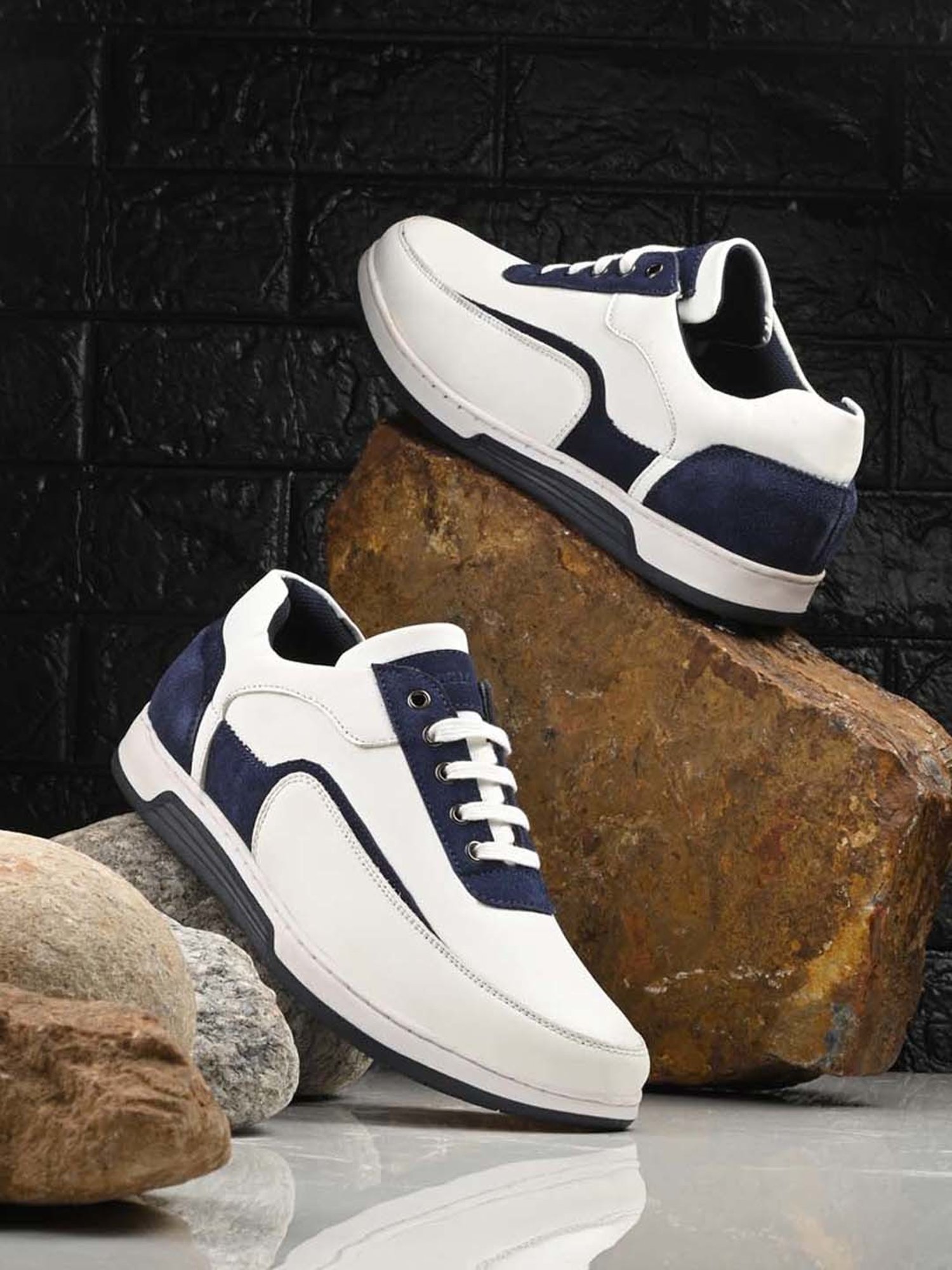 Clog London Men's White Casual Sneakers