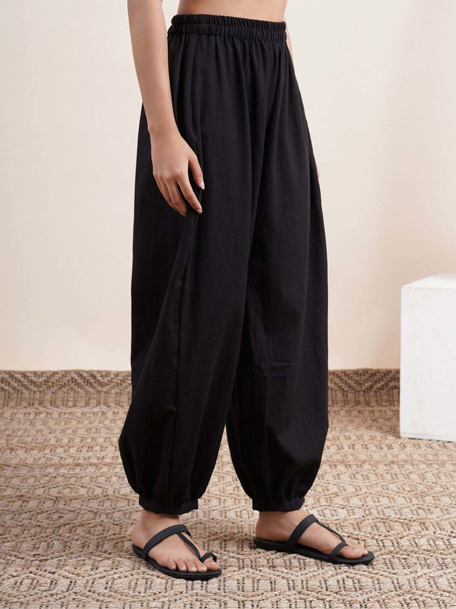 Abhishti Black Regular Fit Pathani Pants