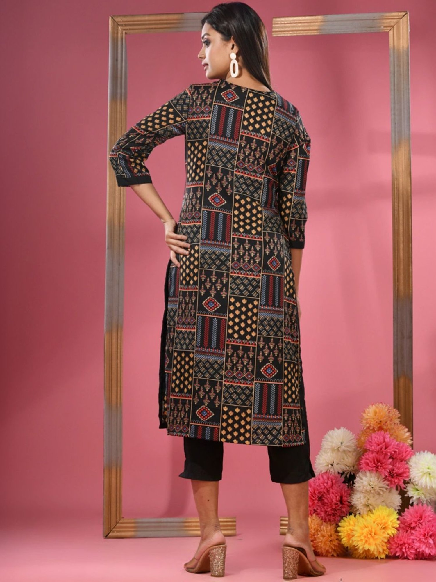 Charukriti Black Printed Straight Kurta