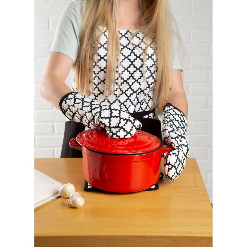 Gallerie II Skeleton Pattern Full Apron