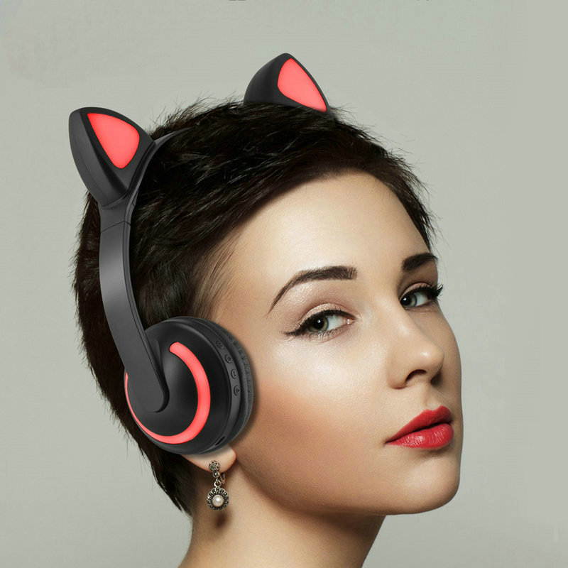 CORN  Cartoon Shape Bluetooth 4.1 Wireless  and 3.5mm Wired Connectivity  Dual-mode Headset, Stereo Low Deep Bass, Multi-color Led Light Effect--Rabbit Girl