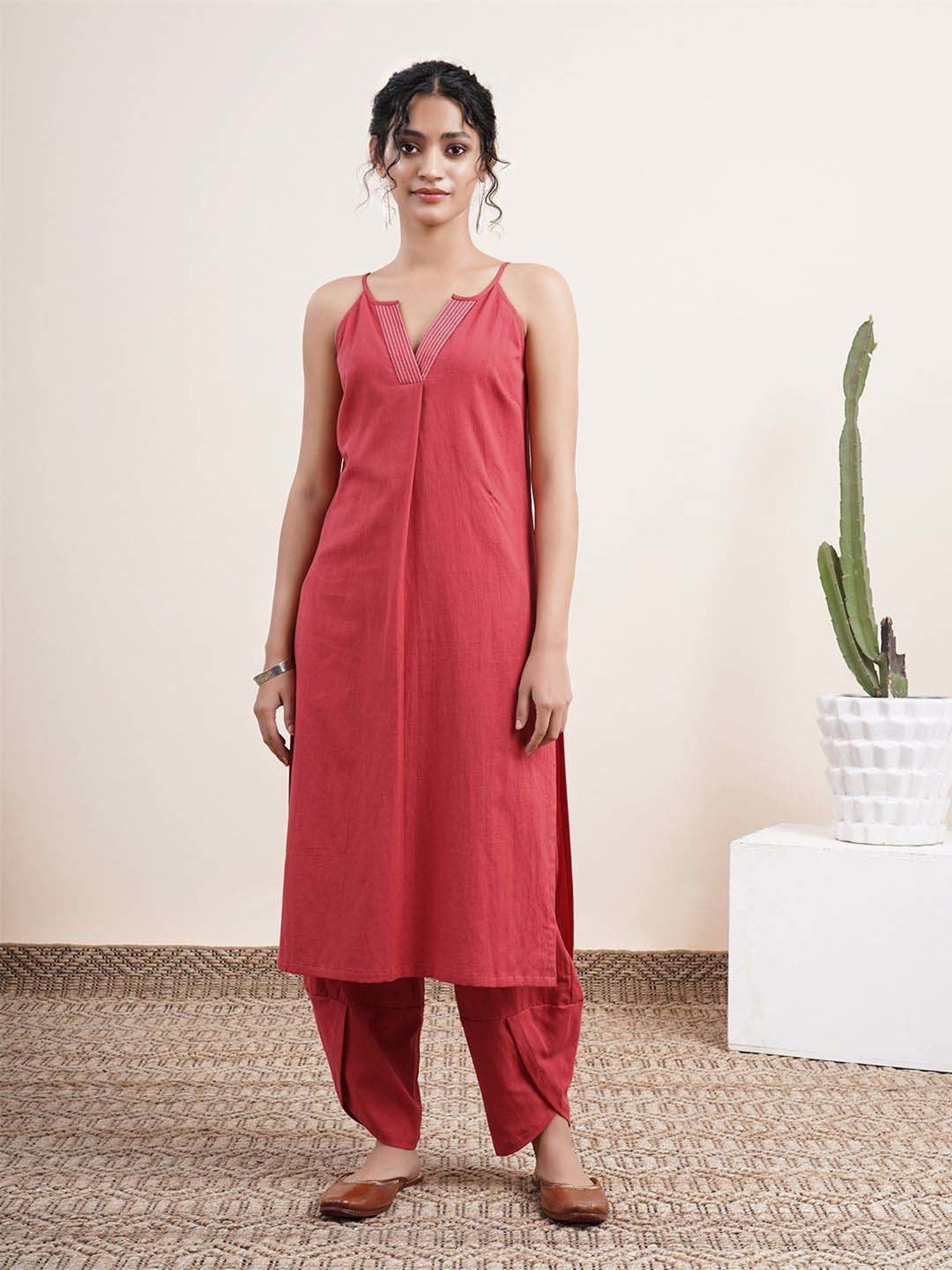 Abhishti Maroon Straight Kurta