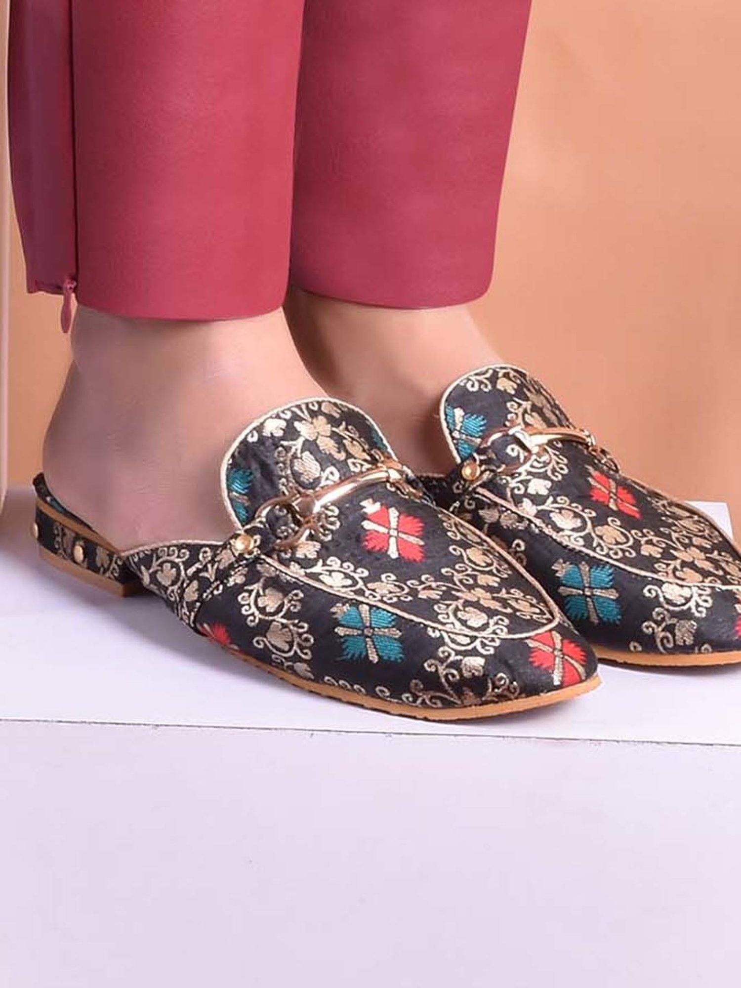 Sole House Women's Black Mule Shoes