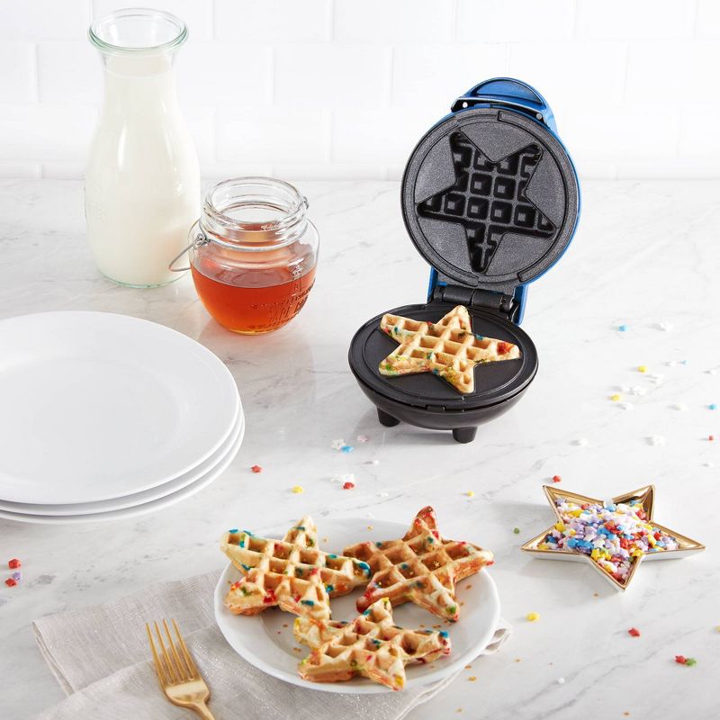 Dash Mini Star Waffle Maker