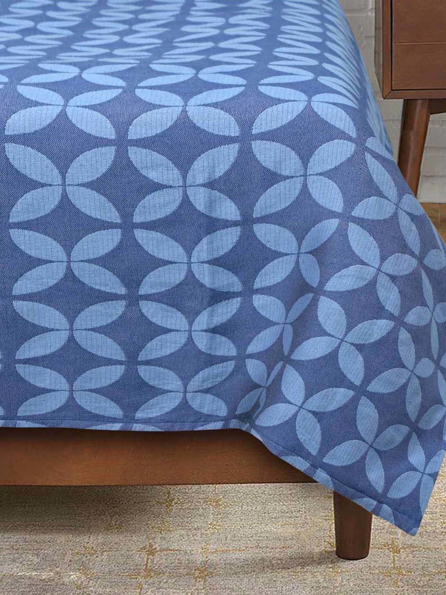 DDECOR Live beautiful Embroidery Baroque Metallic Grey 210 TC Cotton Comforters - Set of 3