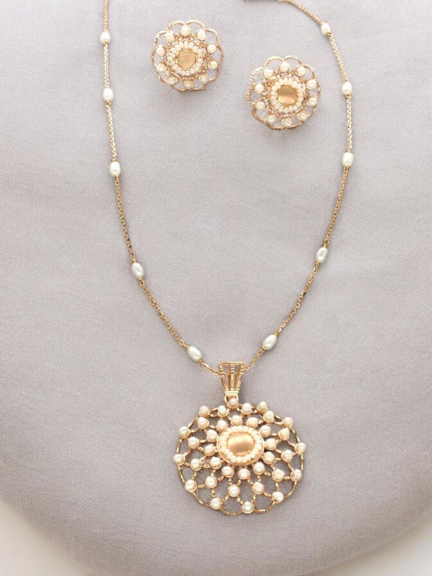 Sri Jagdamba Pearls Charvi 18k Yellow Gold Chain Pendant & Earring Set for Women & Girls