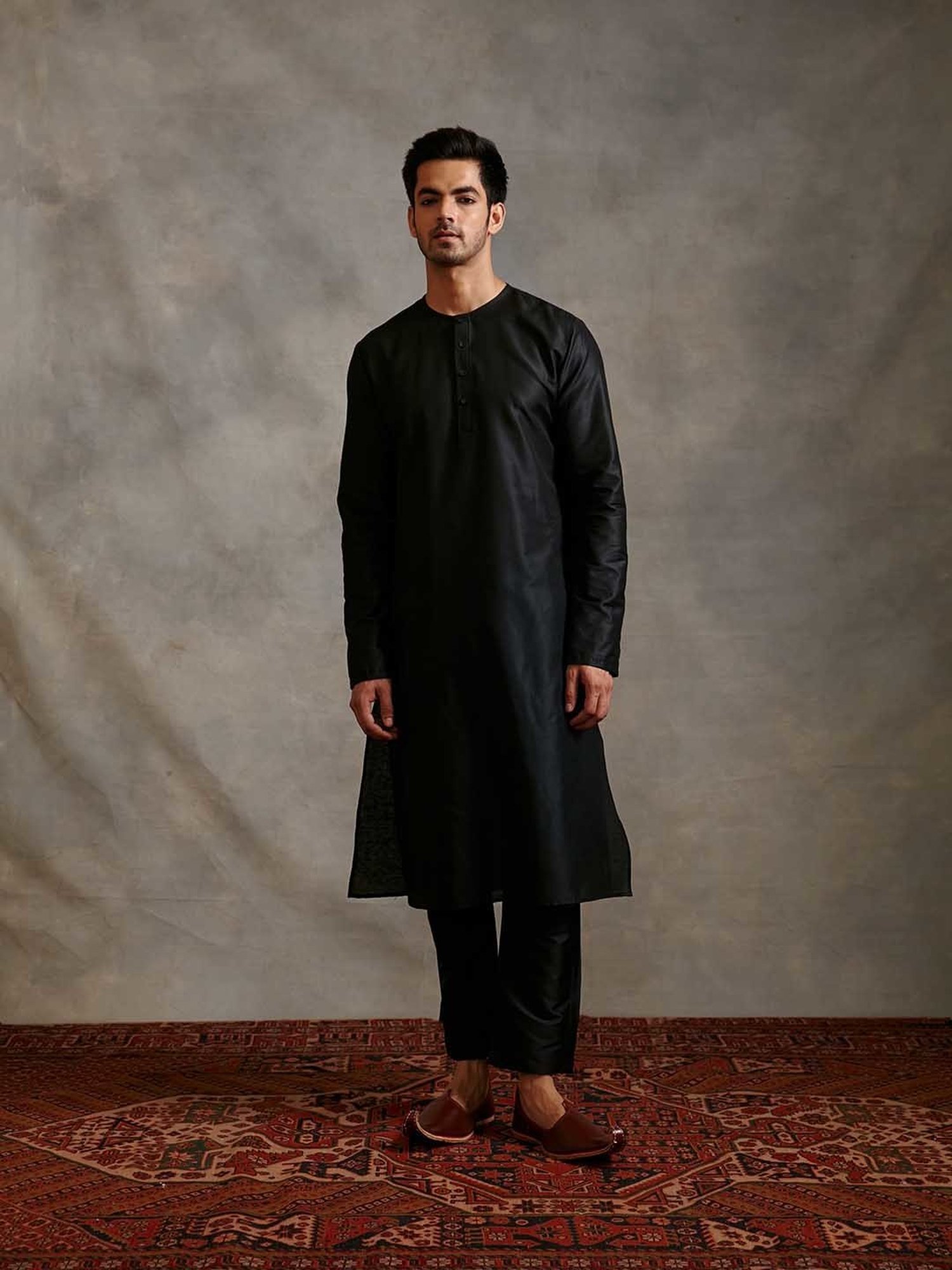 Abhishti Black Regular Fit Banarasi Straight Kurta