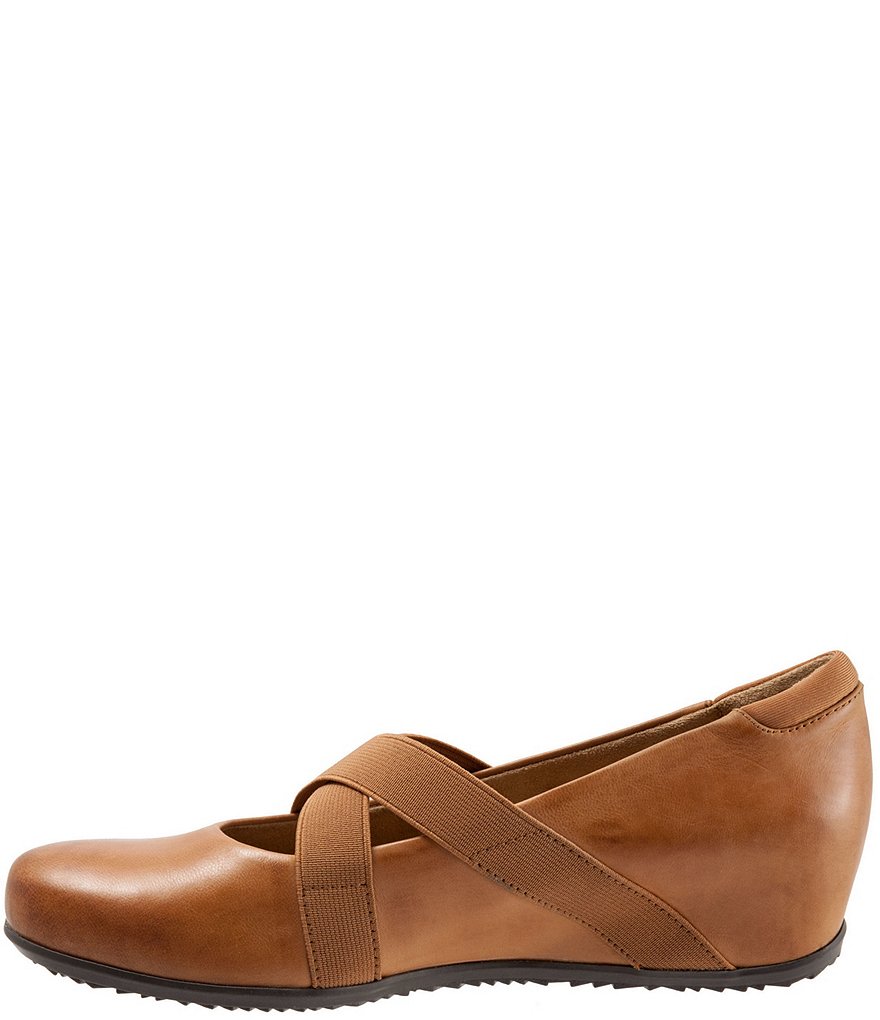SoftWalk Waverly Leather Criss Cross Elastic Strap Slip-Ons