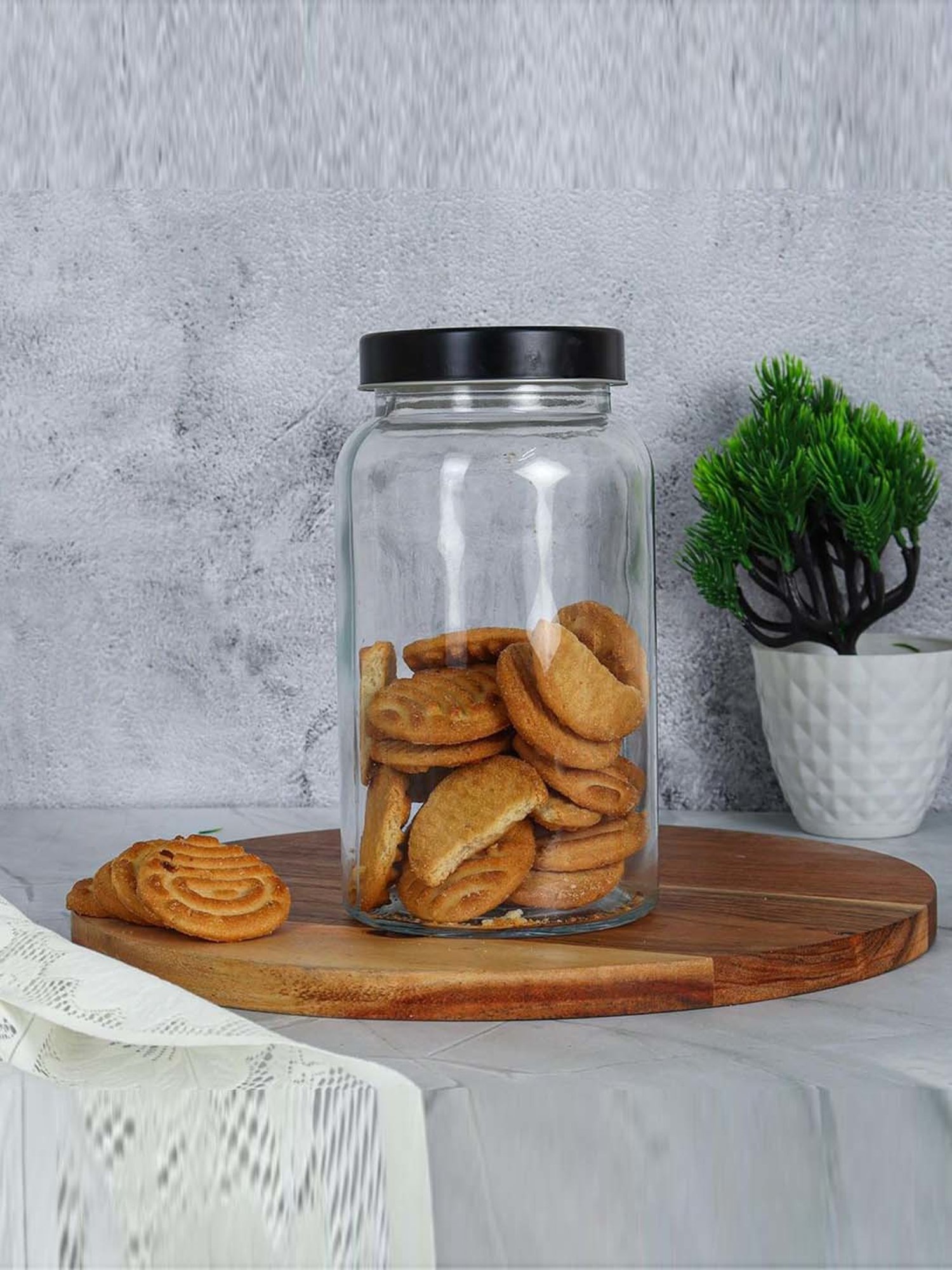 Femora Transparent Glass Storage Jar With Black Lid (1.5 L) - Set of 2