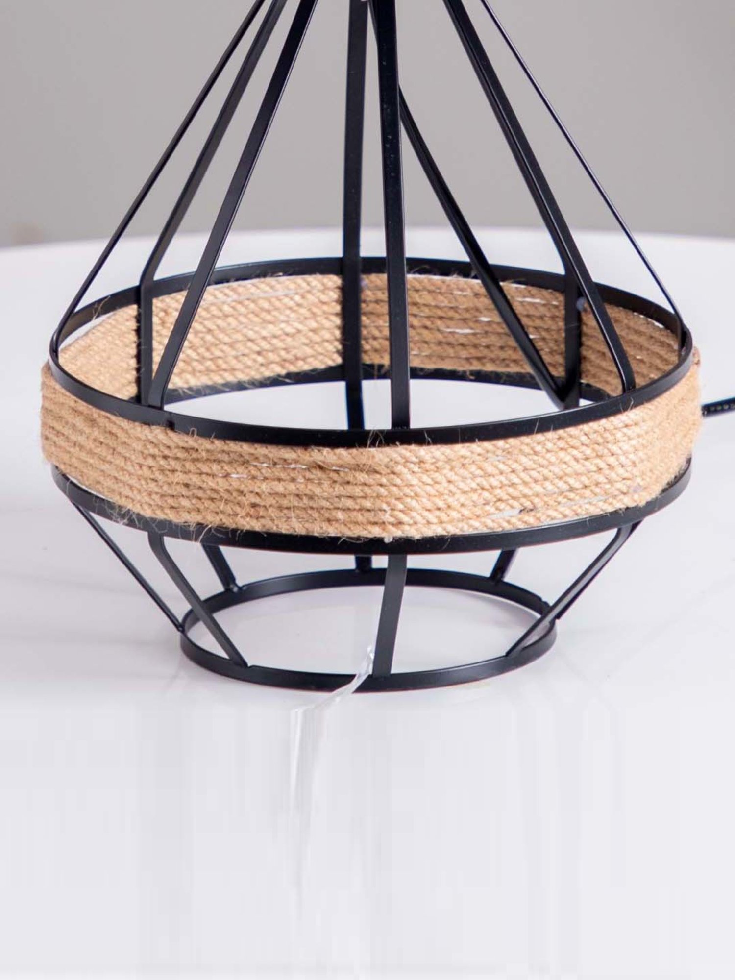 The Decor Kart Black Metal Cinder Table Lamp