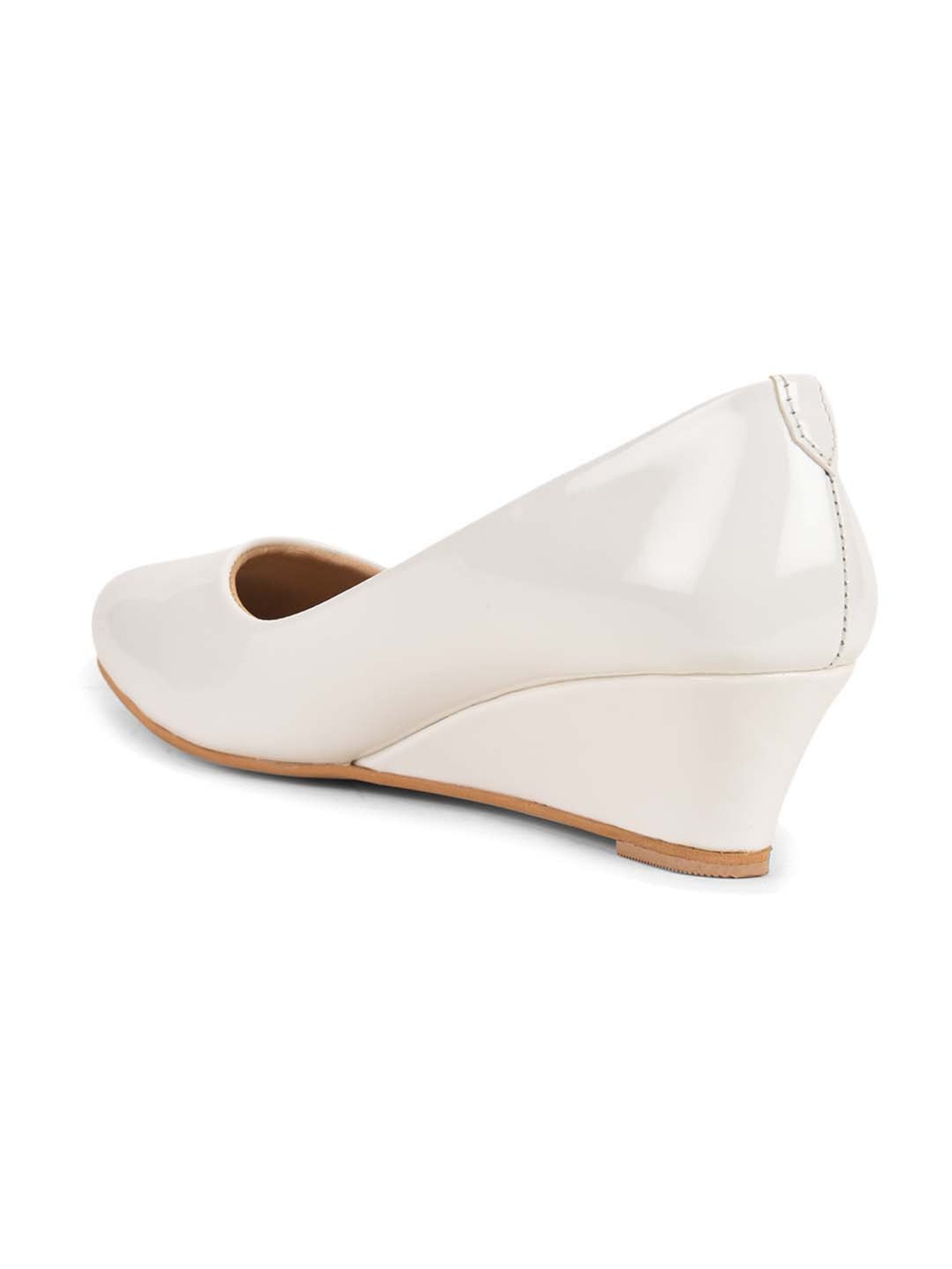 Salario Women's White Wedge Pumps