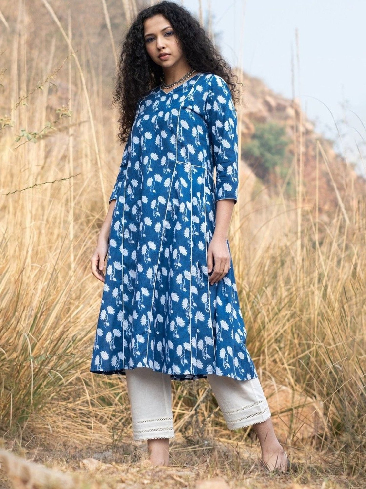 Akiso Neela Indigo Block Printed Panelled Anarkali Kurta With White Piping Detail