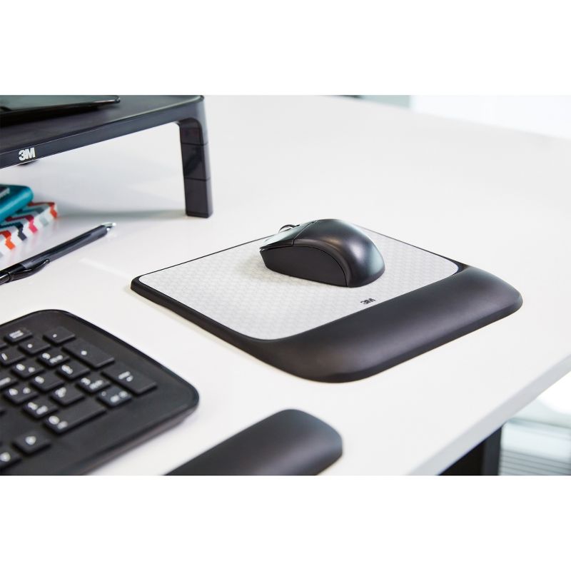 3M Precise Mouse Pad with Gel Wrist Rest - 0.7" x 8.5" x 9" Dimension - Black - Gel