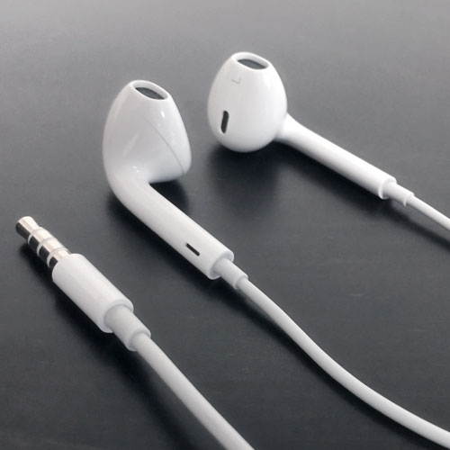 OWC Apple EarPods with Remote and Mic for hi-fidelity listening enjoyment. Comfortable and lightweight, these Apple designed headphones provide rich bass and great sound.  Model APLMD827LLA