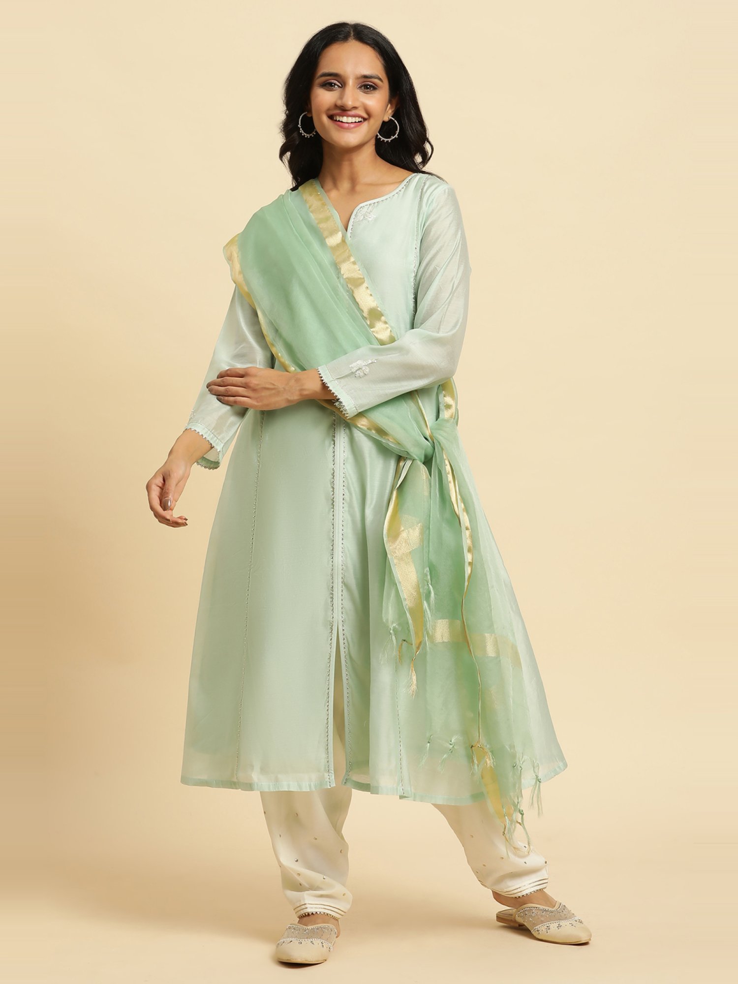 W Green Woven Pattern Dupatta