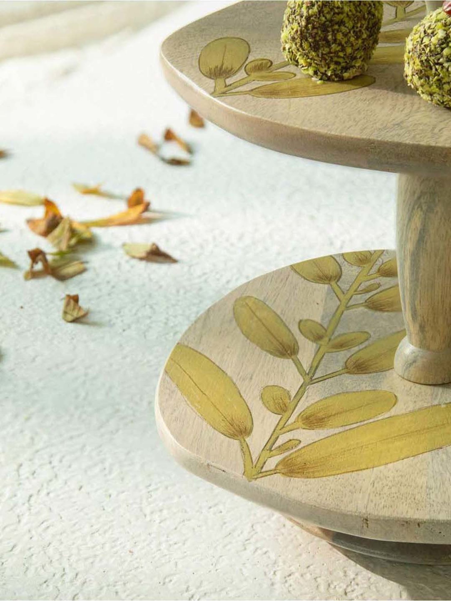 2ct Tiered Tray White - Bullseye's Playground™