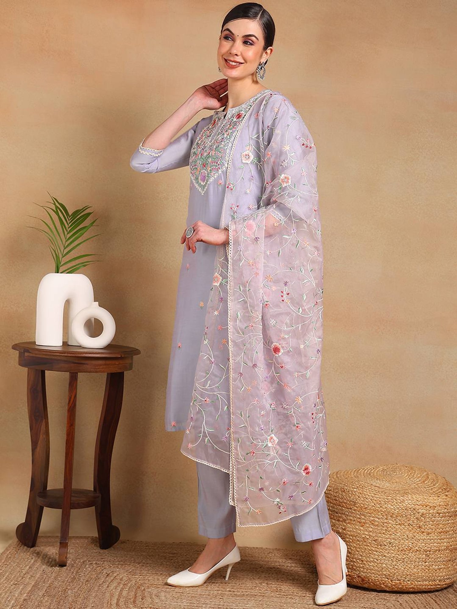 Vaamsi Purple Embroidered Kurta Pant Set With Dupatta