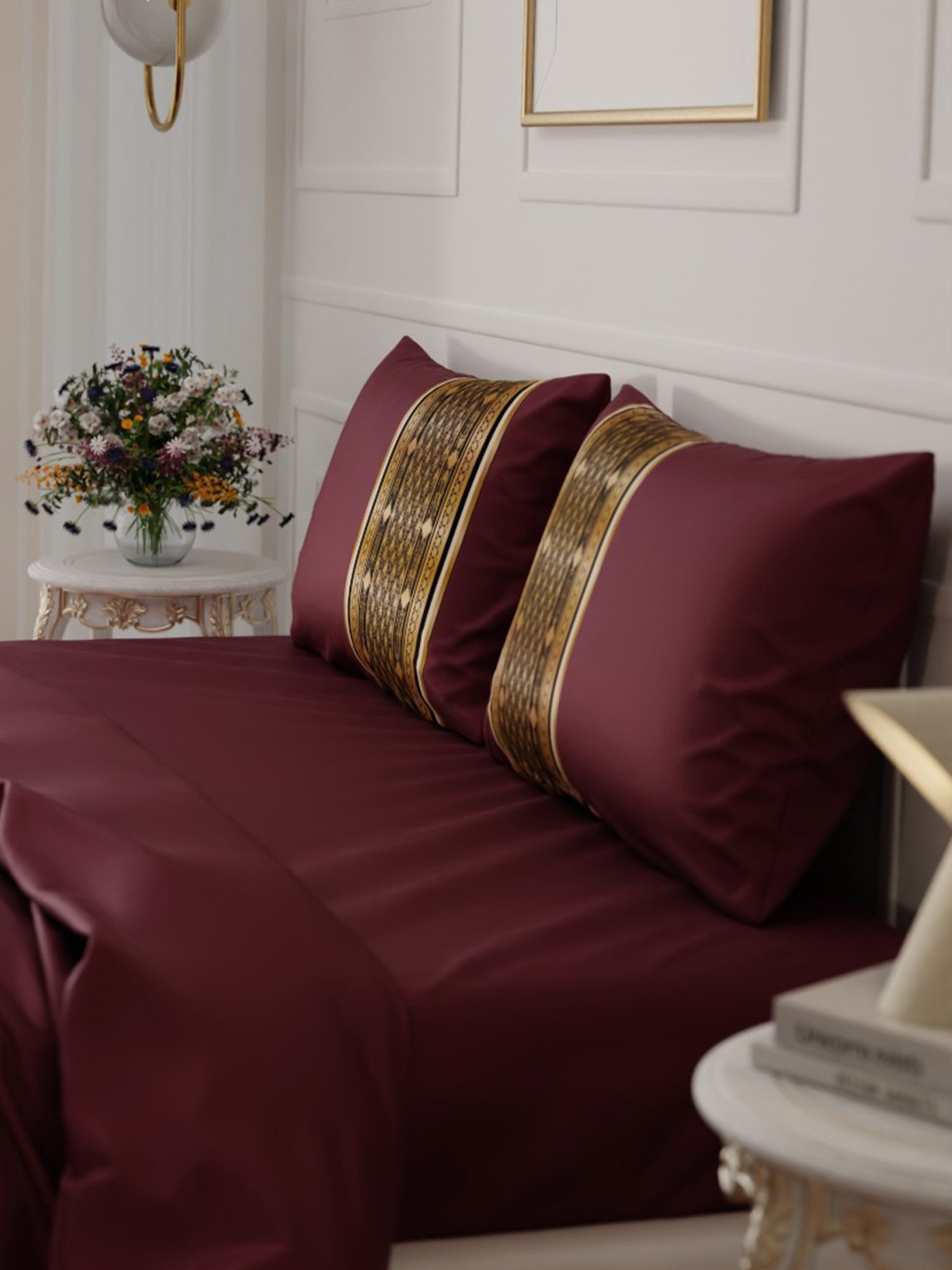 Stoa Paris Versailles Maroon Sateen Royal Treasures Comforter with 2 Pillow Covers