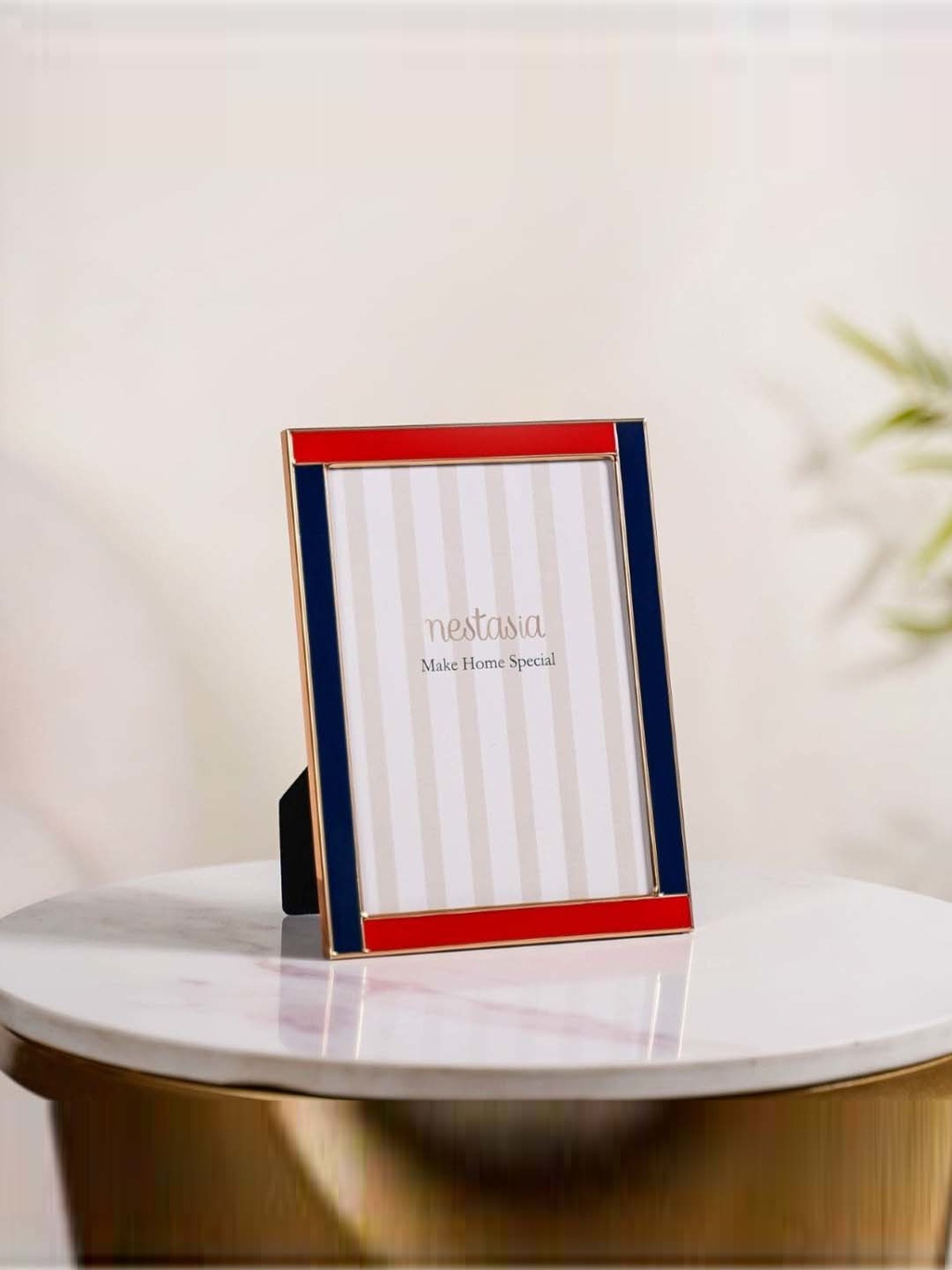 Nestasia Dual-Toned Red & Navy Blue Border Photo Frame