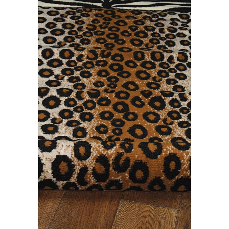 4'8"x7'6" Capri Tiger Rug Black/White - Linon
