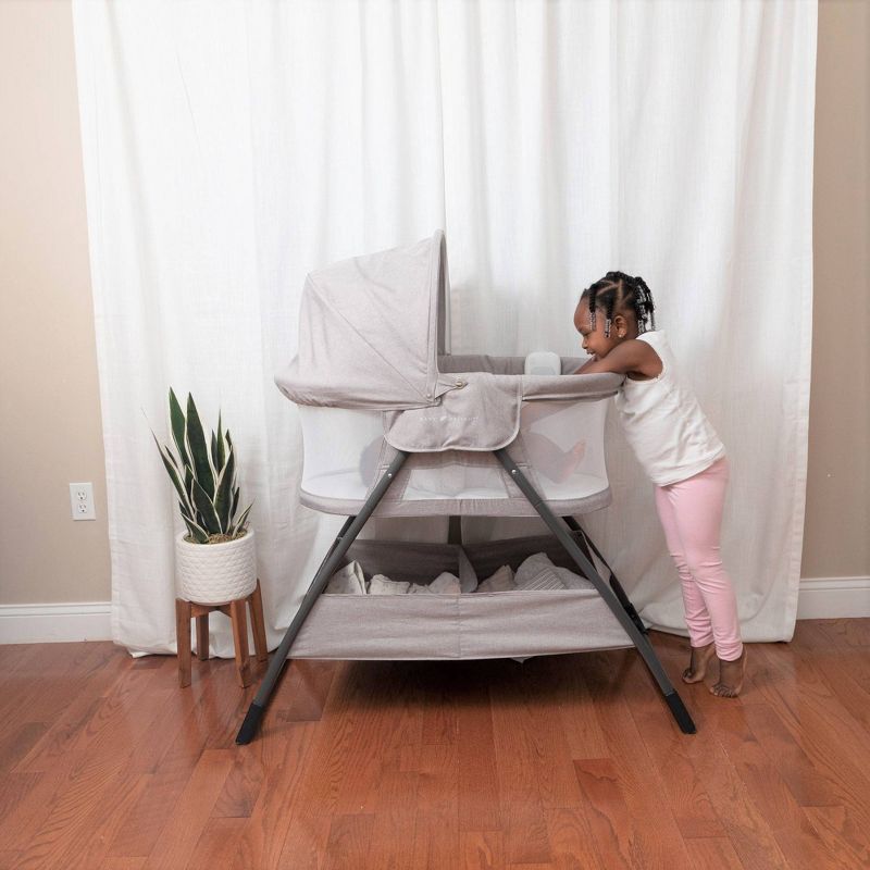 Simmons Kids' Silent Auto Gliding Deluxe Bassinet - Embossed Paisley