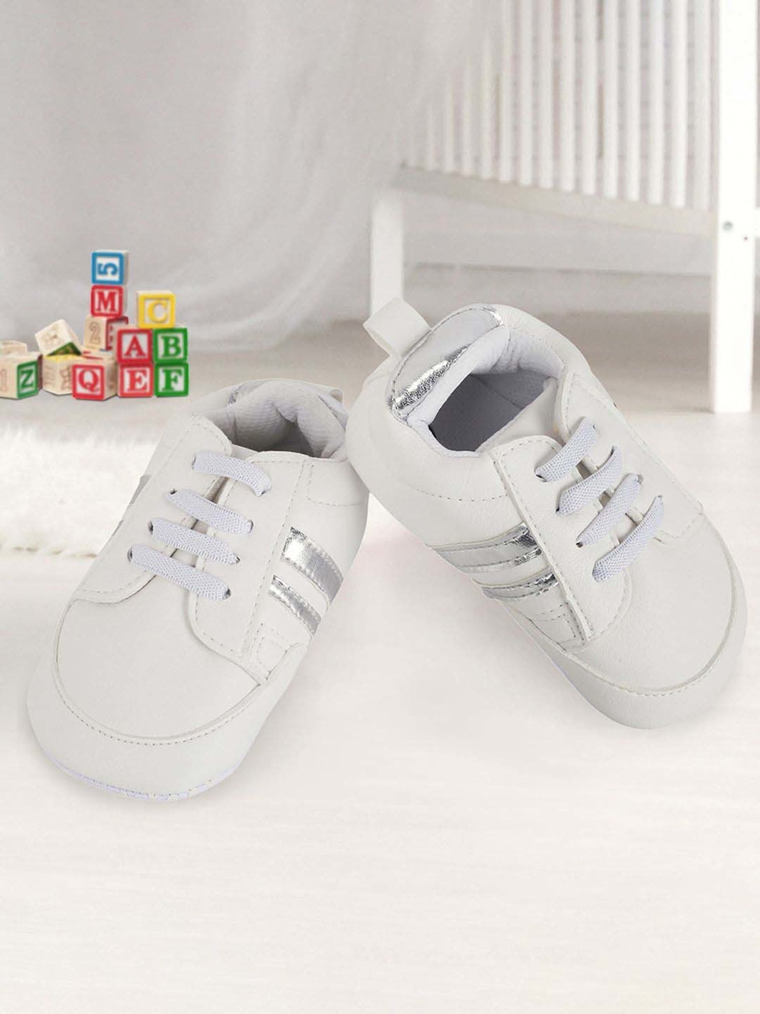 Baby Moo Kids White Casual Booties