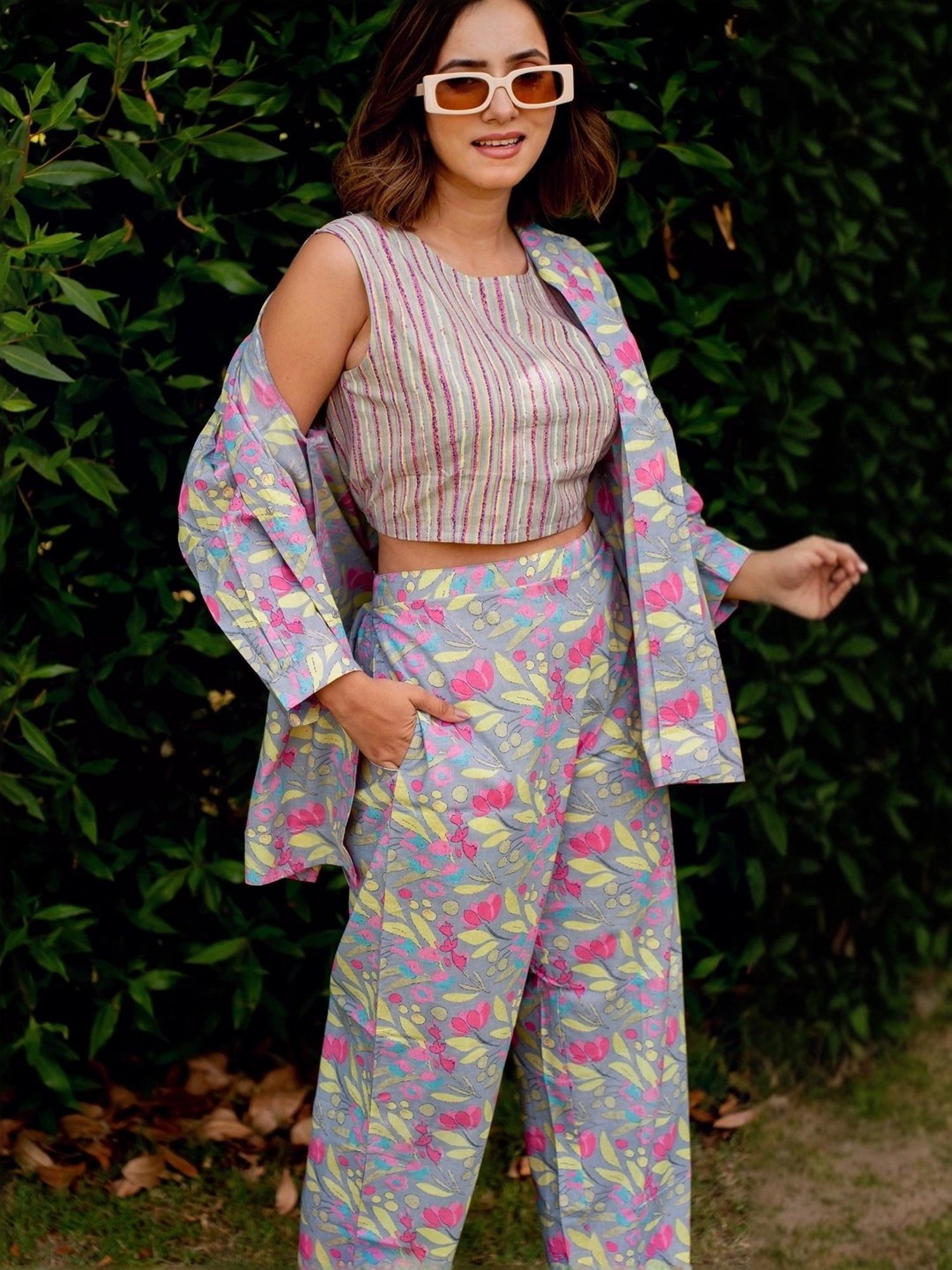 MIRCHI FASHION Grey Cotton Printed Crop Top Pant Set With Shrug