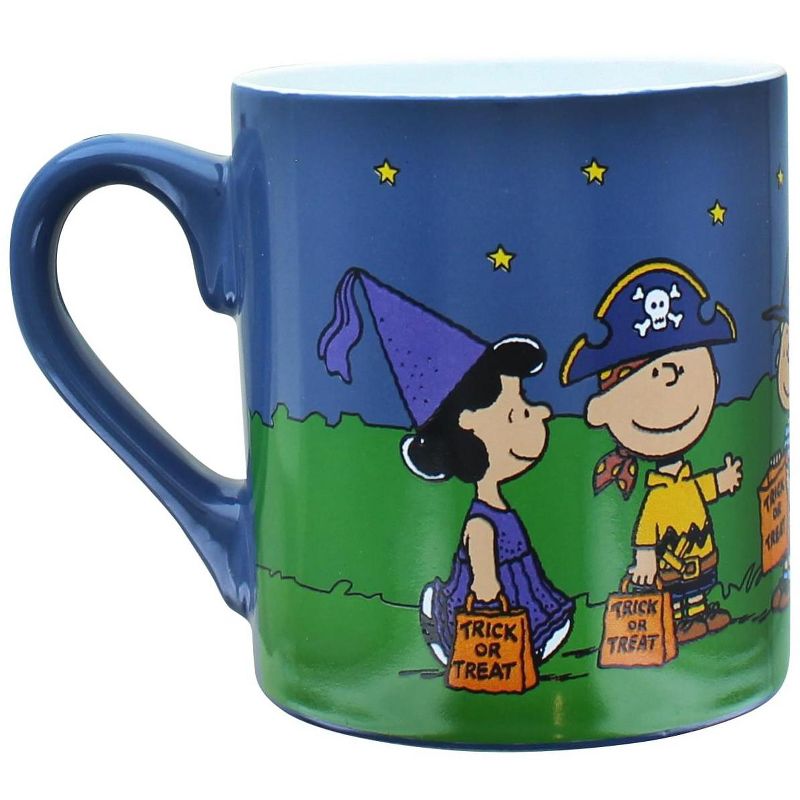 Silver Buffalo Peanuts Snoopy Vampire 14oz Ceramic Mug