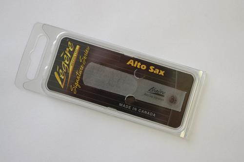 Legere Signature Series Alto Saxophone Reed (2.5)