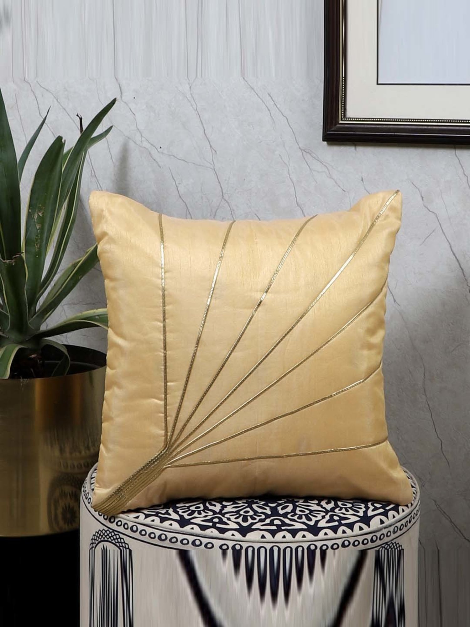 MFD HOME Furnishing Beige Polyester Cushion Cover - Set of 1