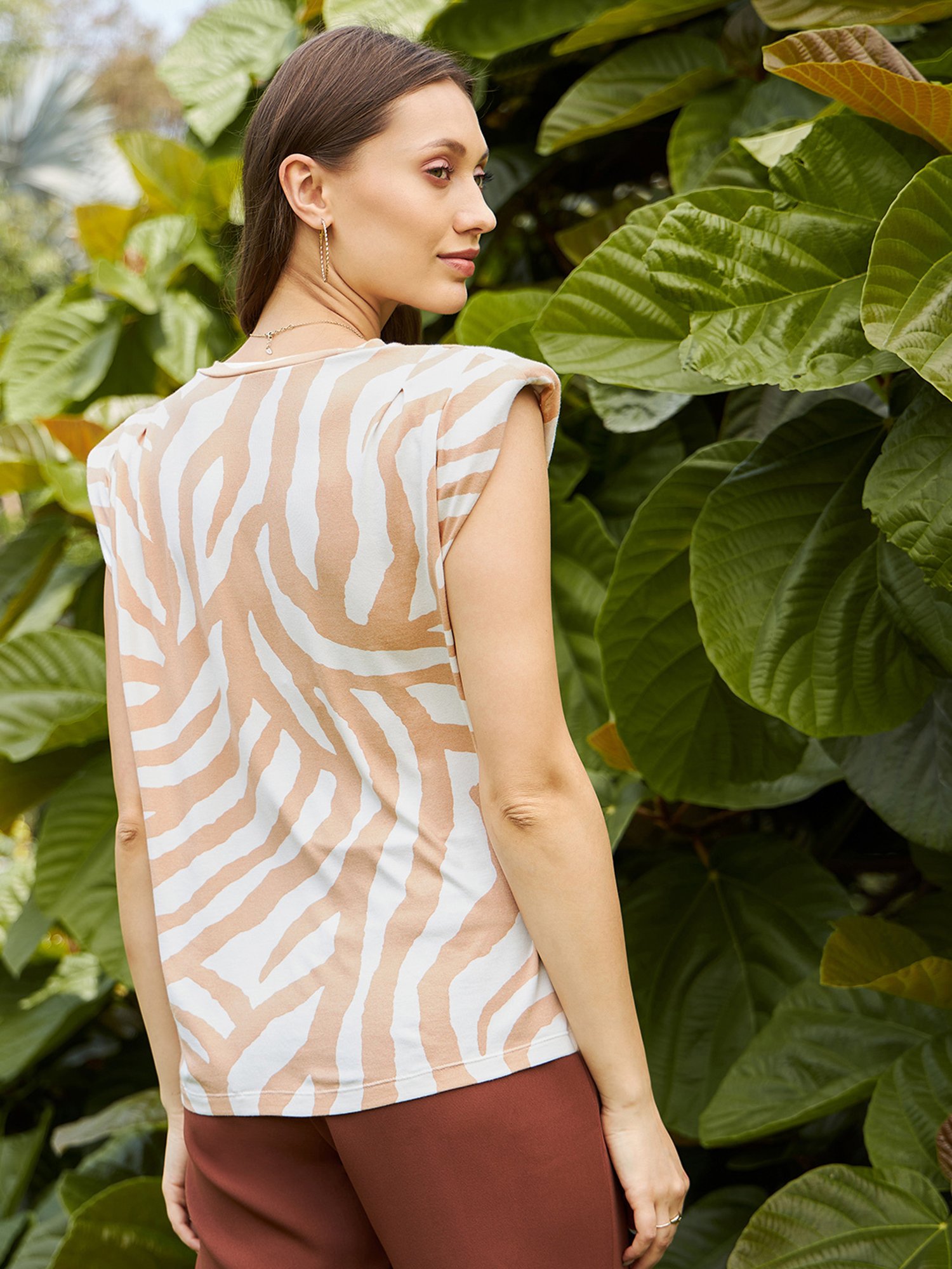 KASSUALLY Beige & Off White Cotton Printed T-Shirt