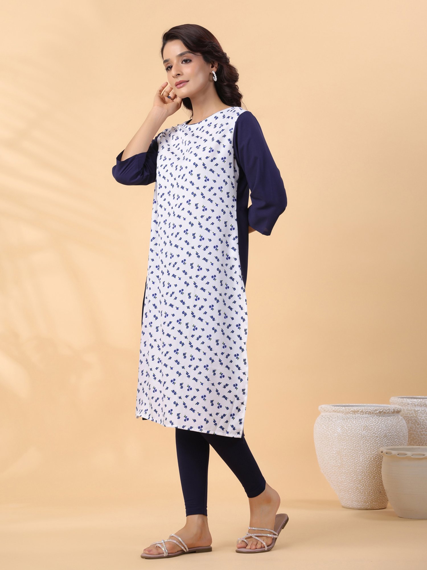 Janasya White Floral Print Straight Kurta