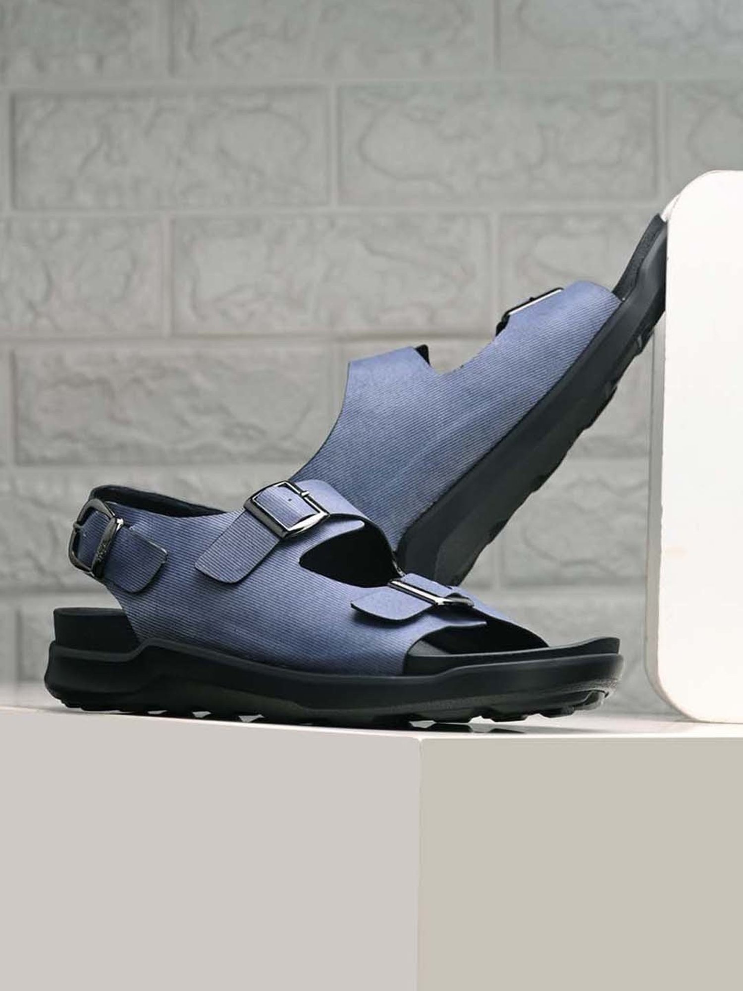 Hitz Men's Blue Back Strap Sandals