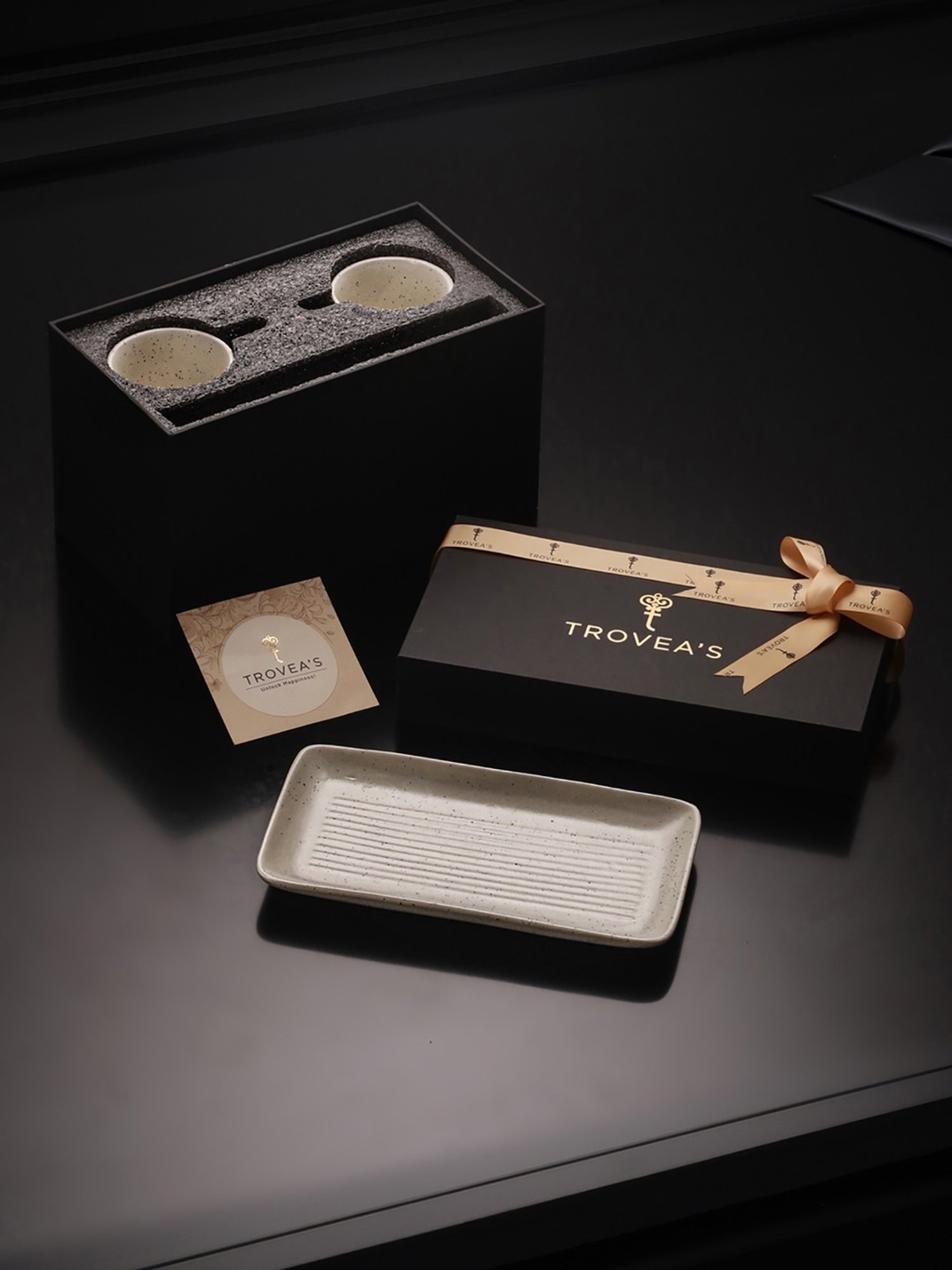 Trovea's Charming and Practical addition White Ceramic 2 Mugs & 1 Tray Tea Set