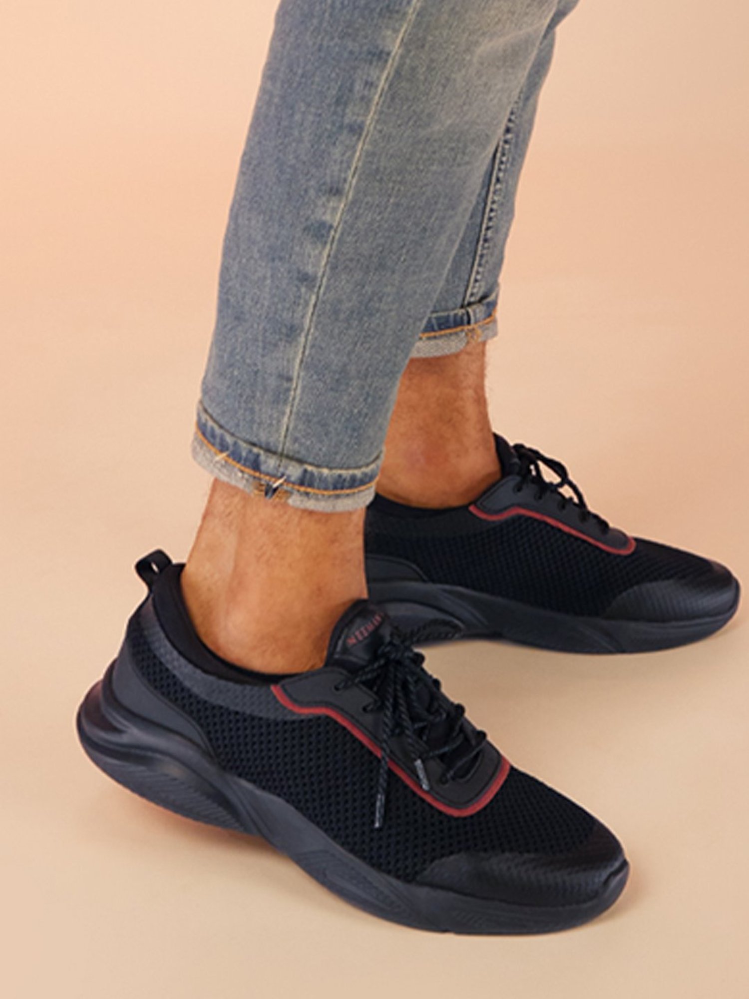 Neemans Men's Sole Max Black Running Shoes