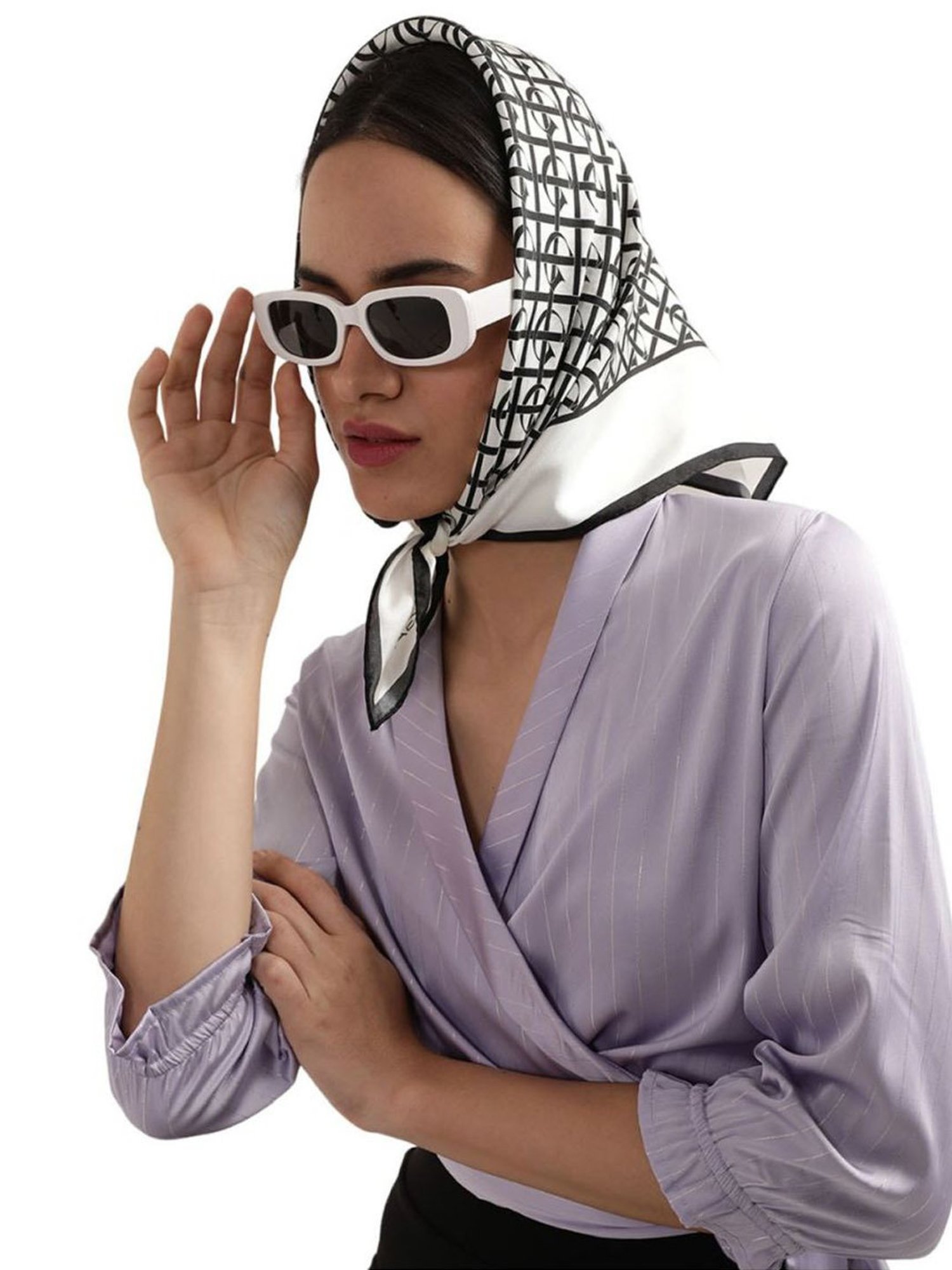 Gant White Logo Scarf (Medium)