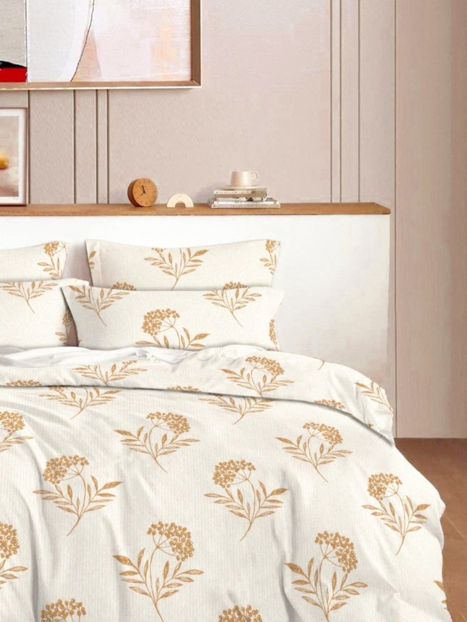 Ariana Forli UltraSoft Floral Gold 140 TC Microfibre Bedsheet with 2 Pillow Covers