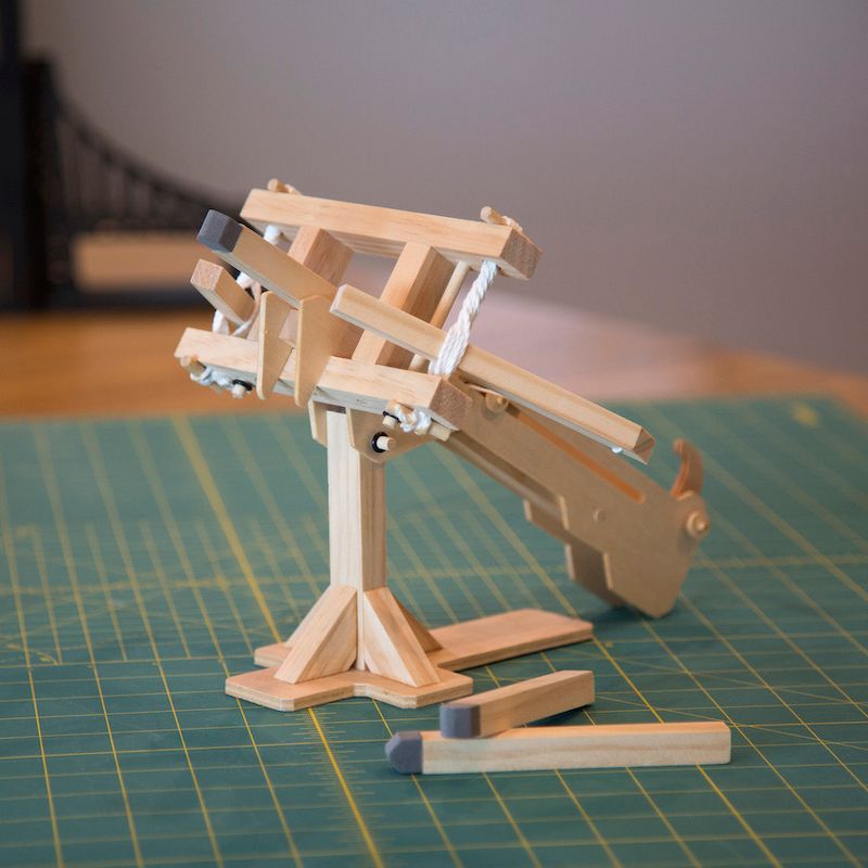  Fat Brain Toys DIY Real Working Ballista FB400-1