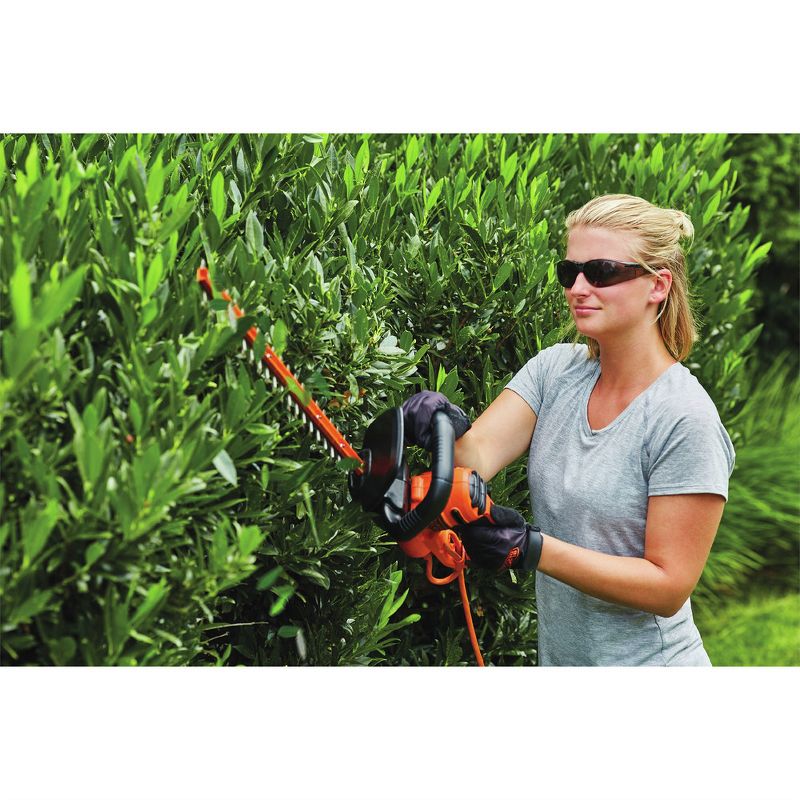 Black & Decker BEHT200 18 in. Electric Hedge Trimmer