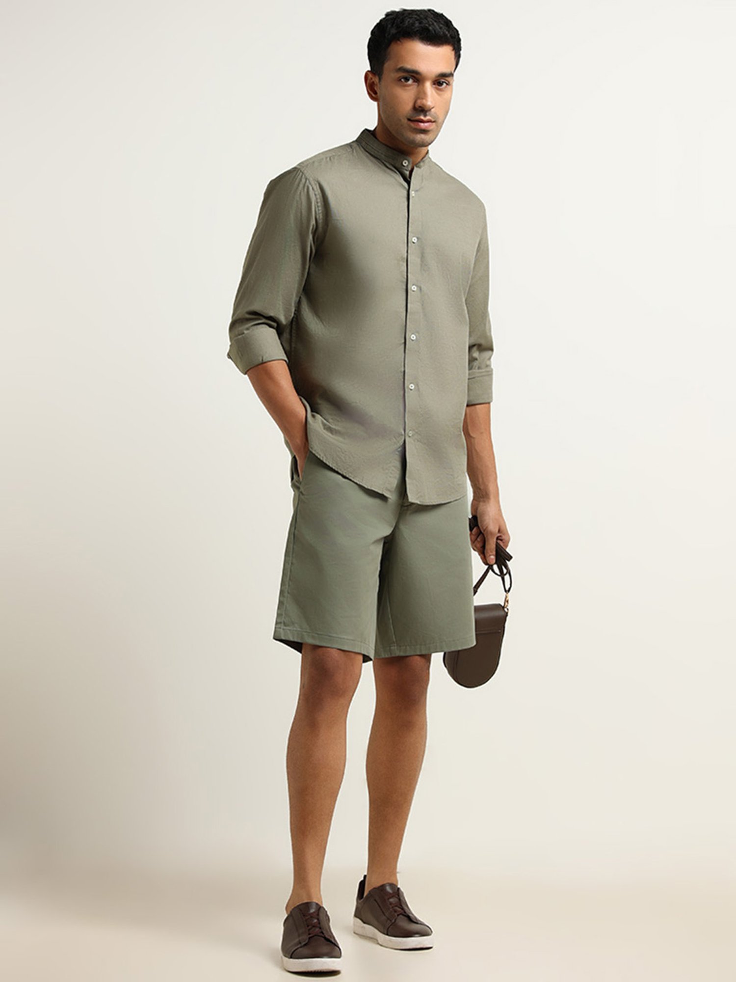Ascot by Westside Green Solid Mid-Rise Relaxed Fit Shorts