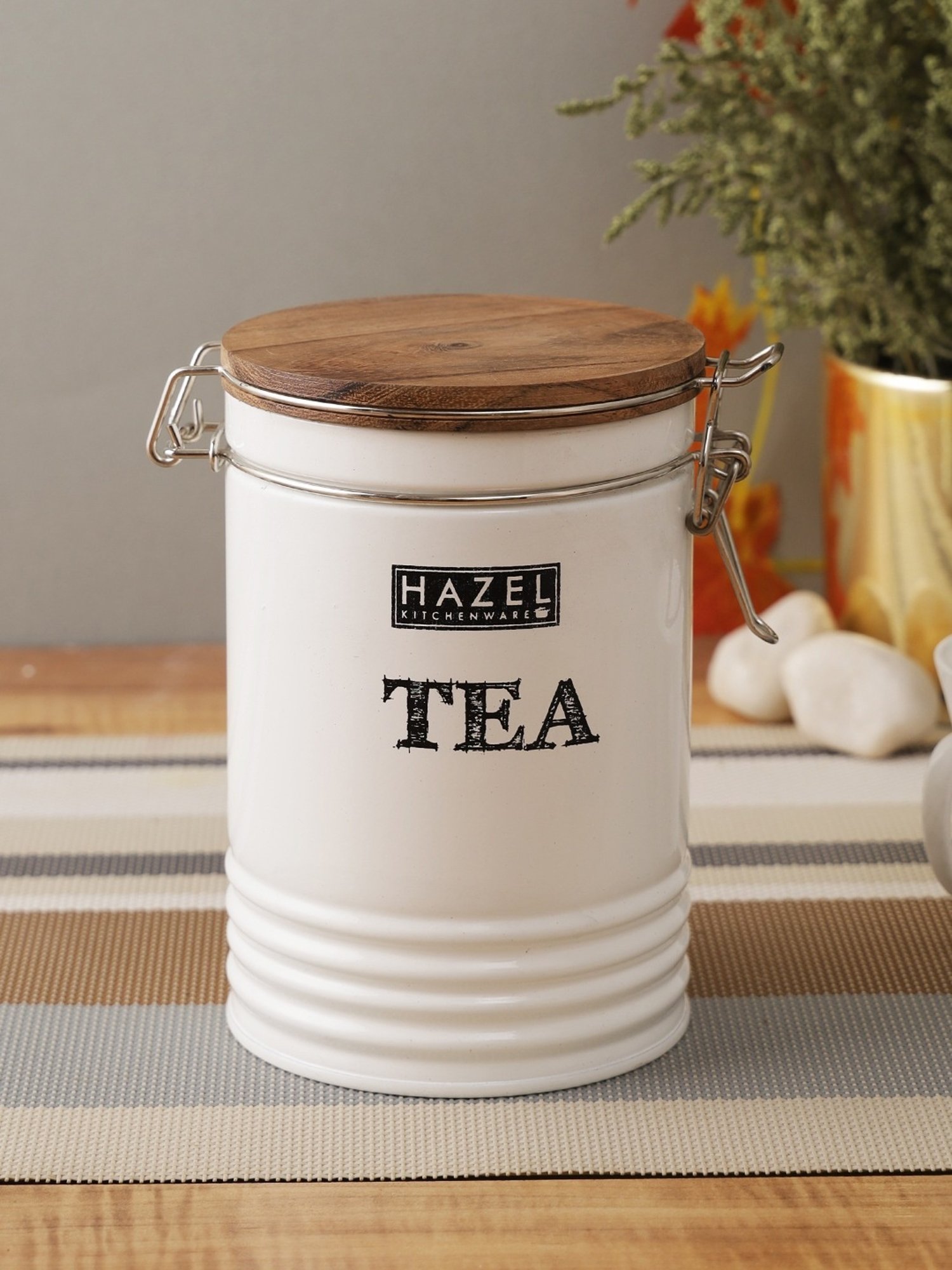 HAZEL White Iron Tea Container with Lid (1.11L)