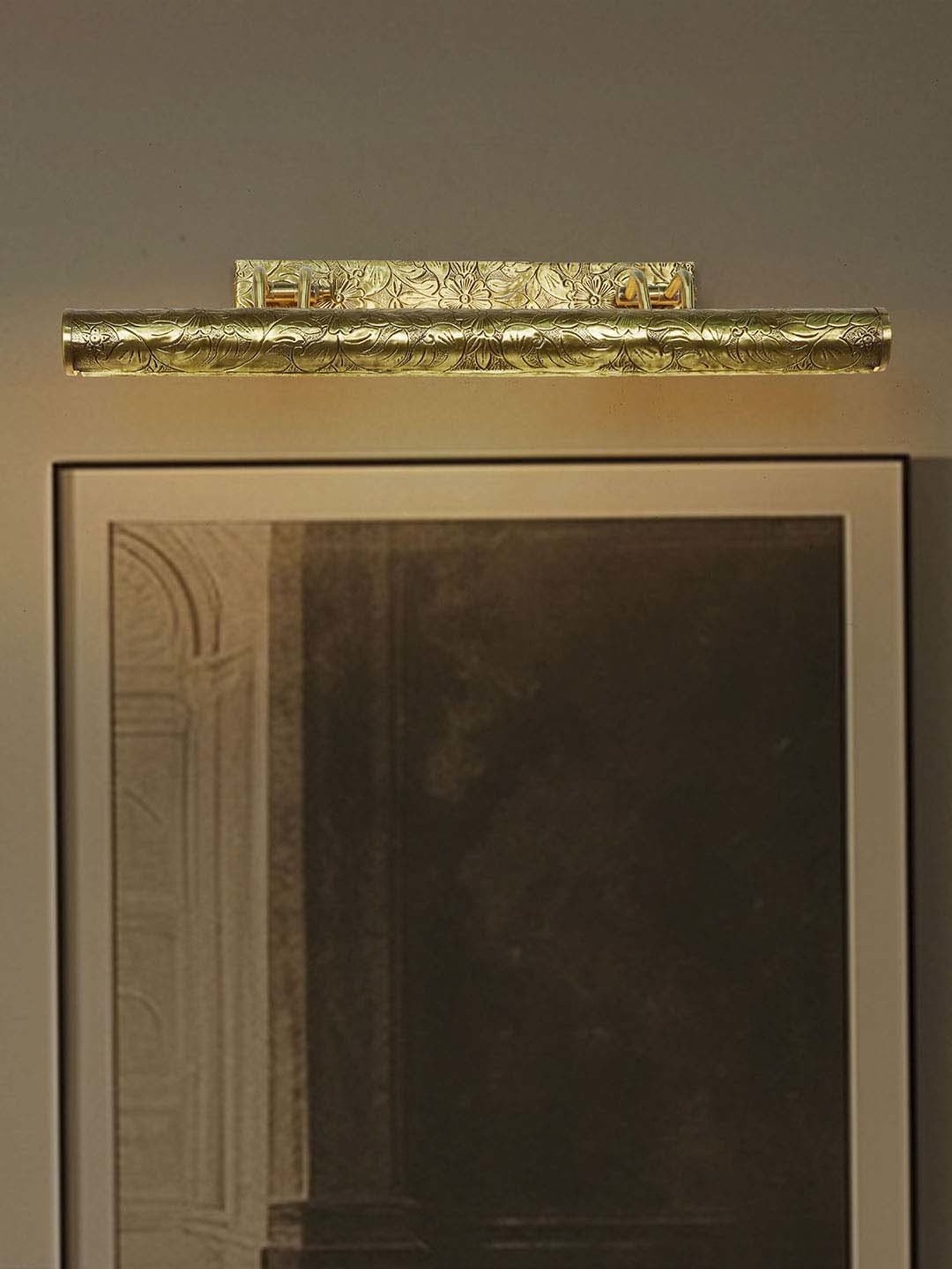 Fos Lighting Embrace Indian Artisanship 4-Light Chitai Picture Light for Large Paintings