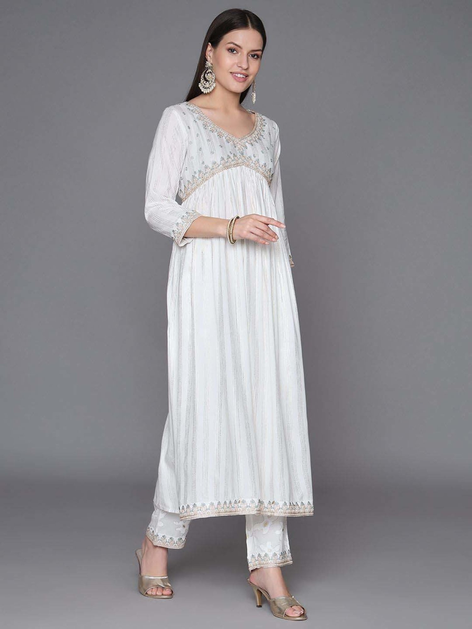 Heeposh White Embroidered Kurta Pant Set With Dupatta
