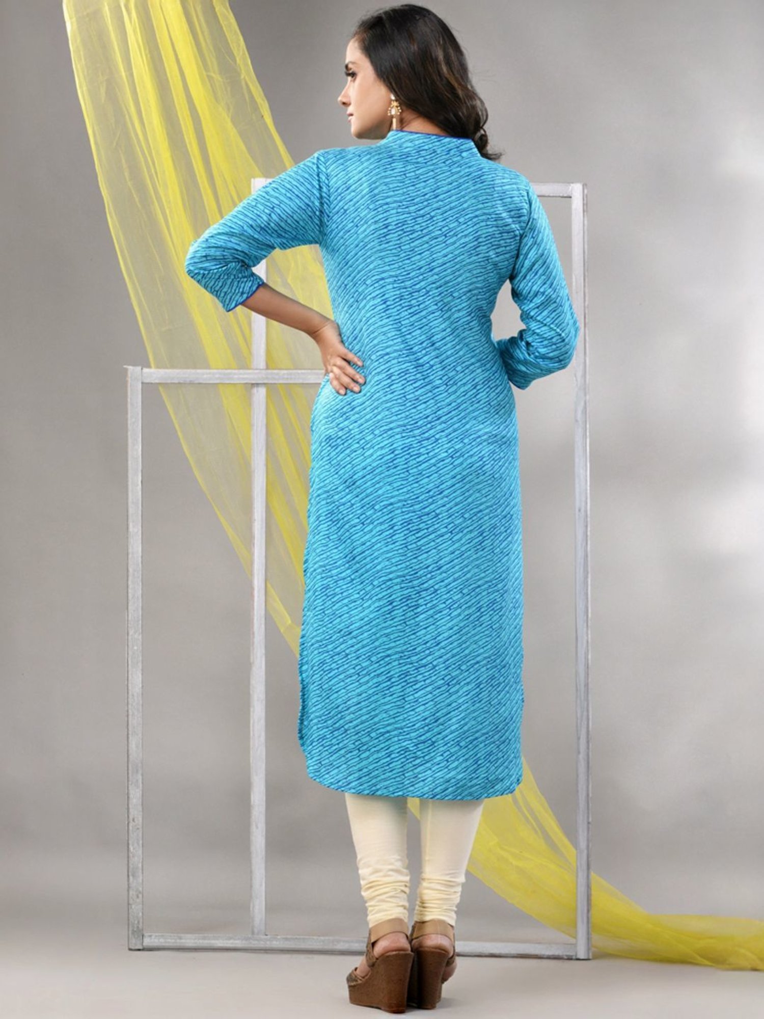 CHARUKRITI Blue Printed Straight Kurta
