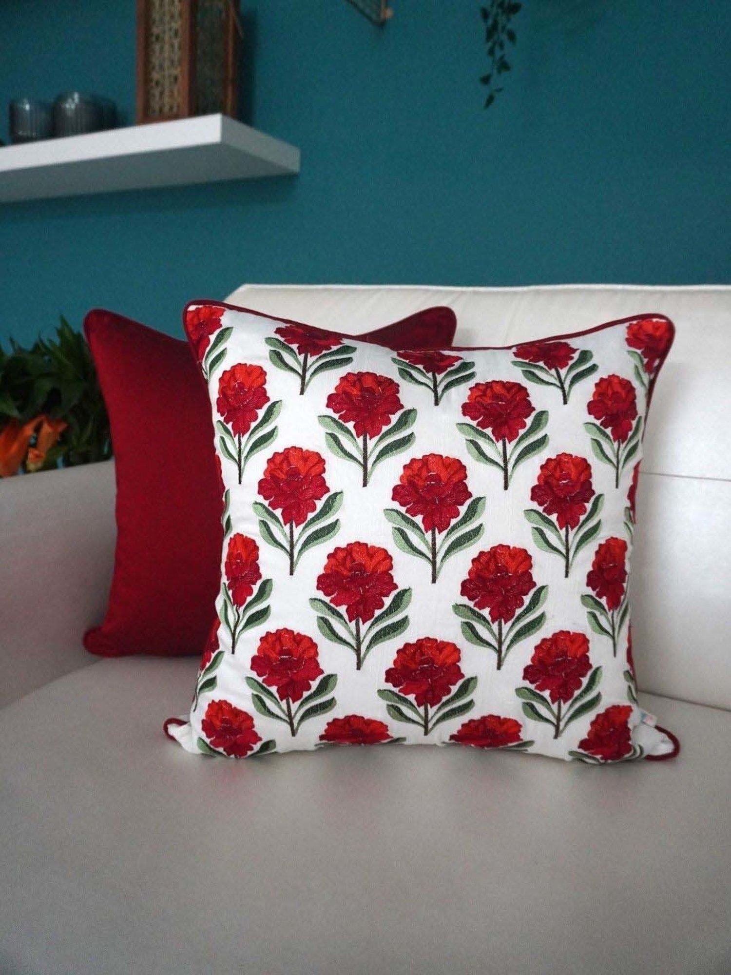 TARA Sparkling Homes Bagh-e-Khaas Red & White Cotton Cushion Cover - Set of 4