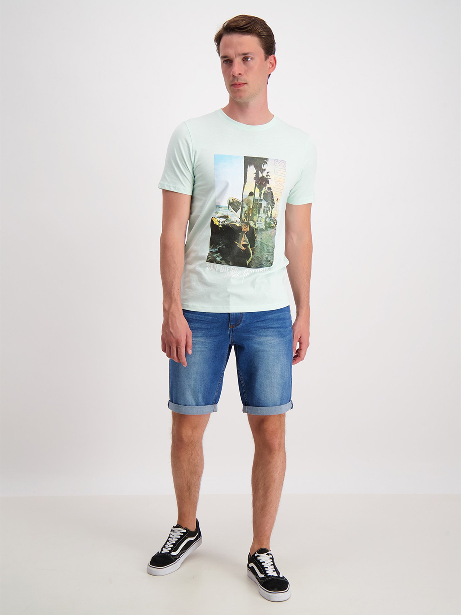 Lindbergh Blue Mid Rise Bermuda Shorts