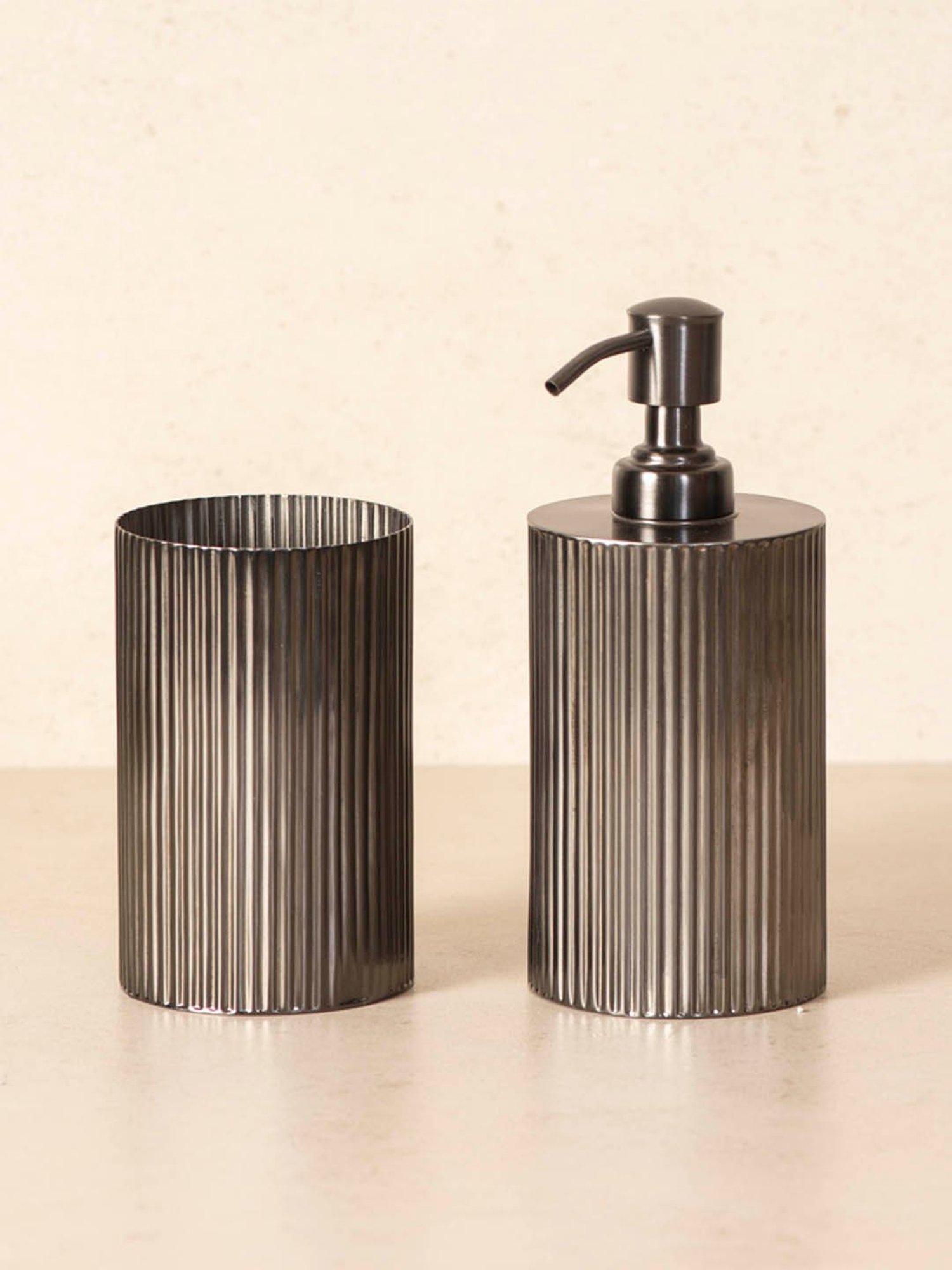 THE DECOR REMEDY Brown Brass Bath Accessory Set