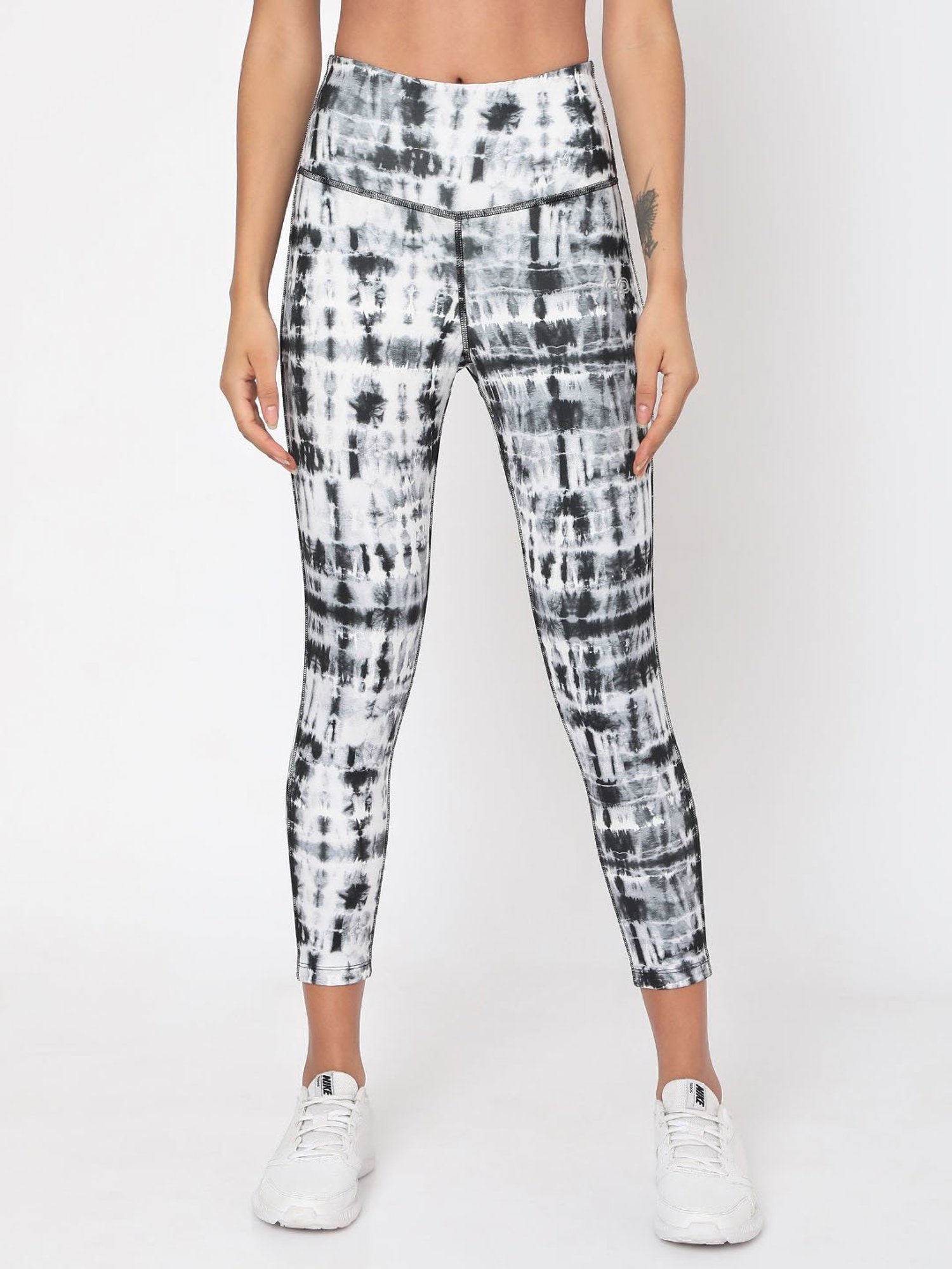 SILVERTRAQ Black & White Tie - Dye Leggings