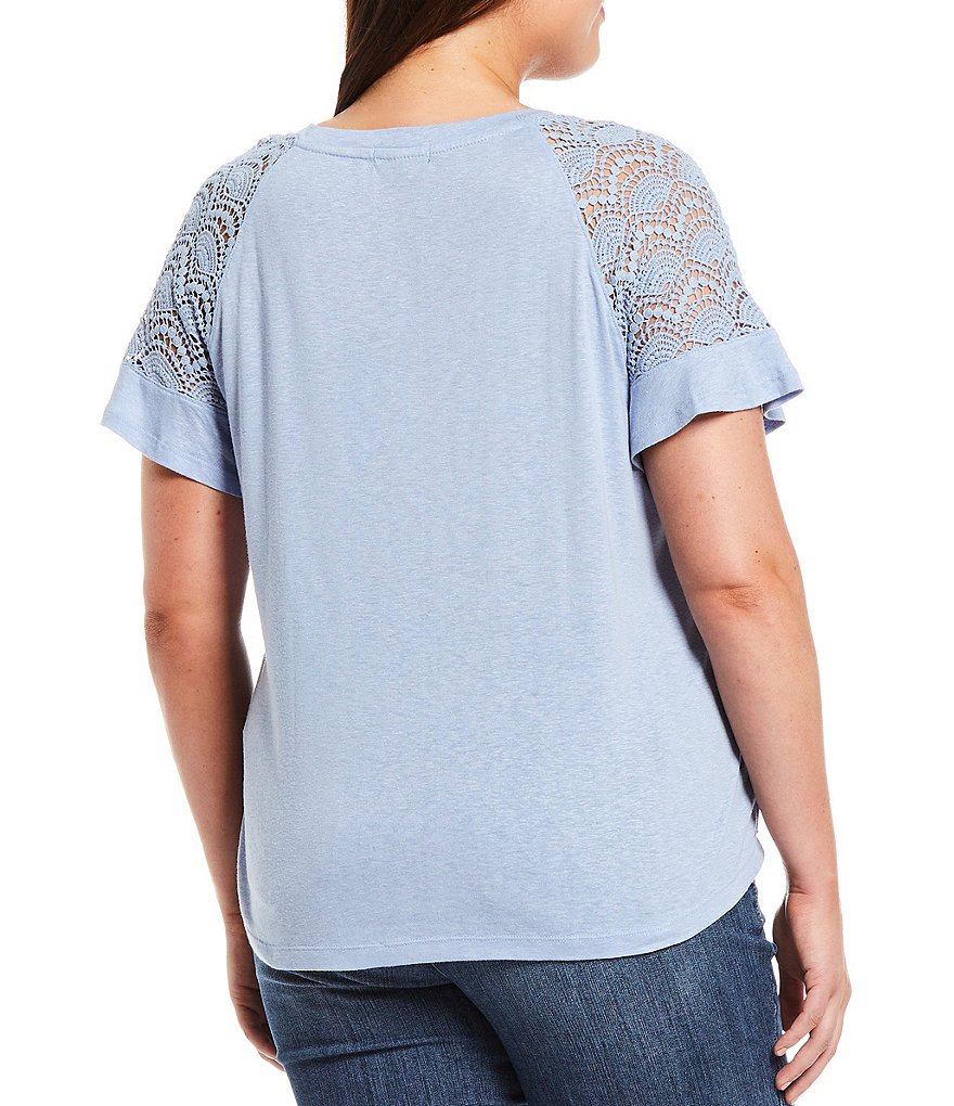Democracy Plus Size Lace Short Sleeve V-Neck Surplus Shirttail Hem Knit Top