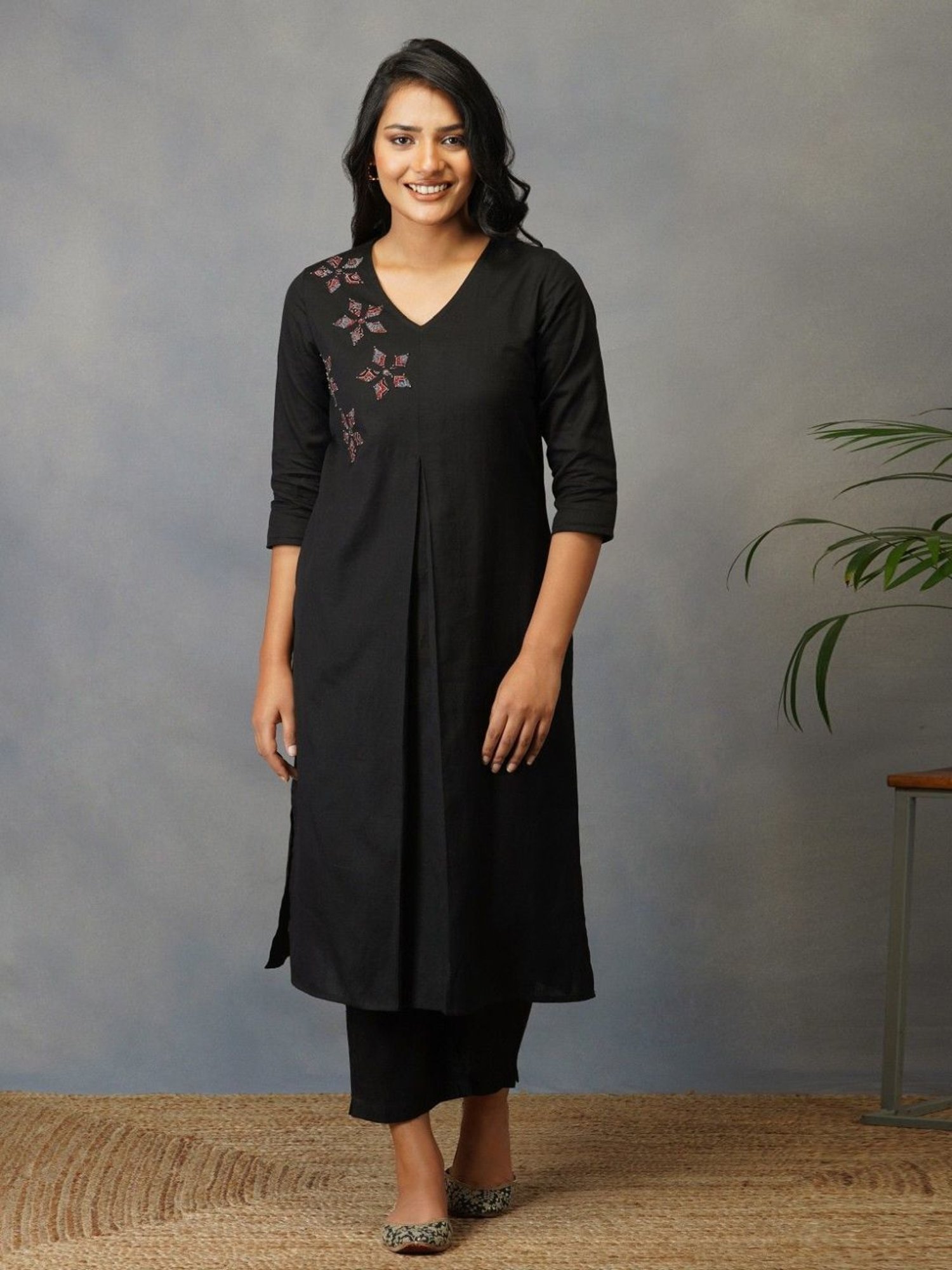 Akiso Bakhair Black Straight Kurta With Ajrak Applique Work Set With Pants